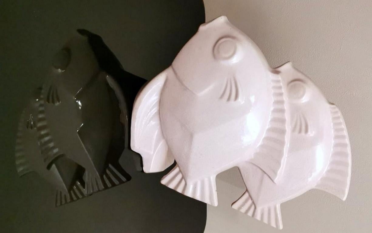 Molded Art Deco French Sculpture of Two Fish in Craquelé Porcelain For Sale
