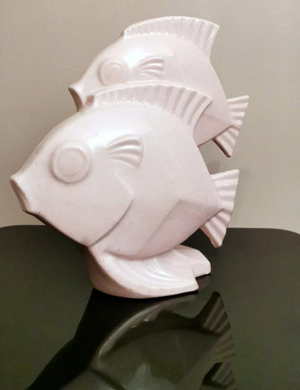 Art déco Sculpture française Art Déco de deux poissons en porcelaine craquelée en vente