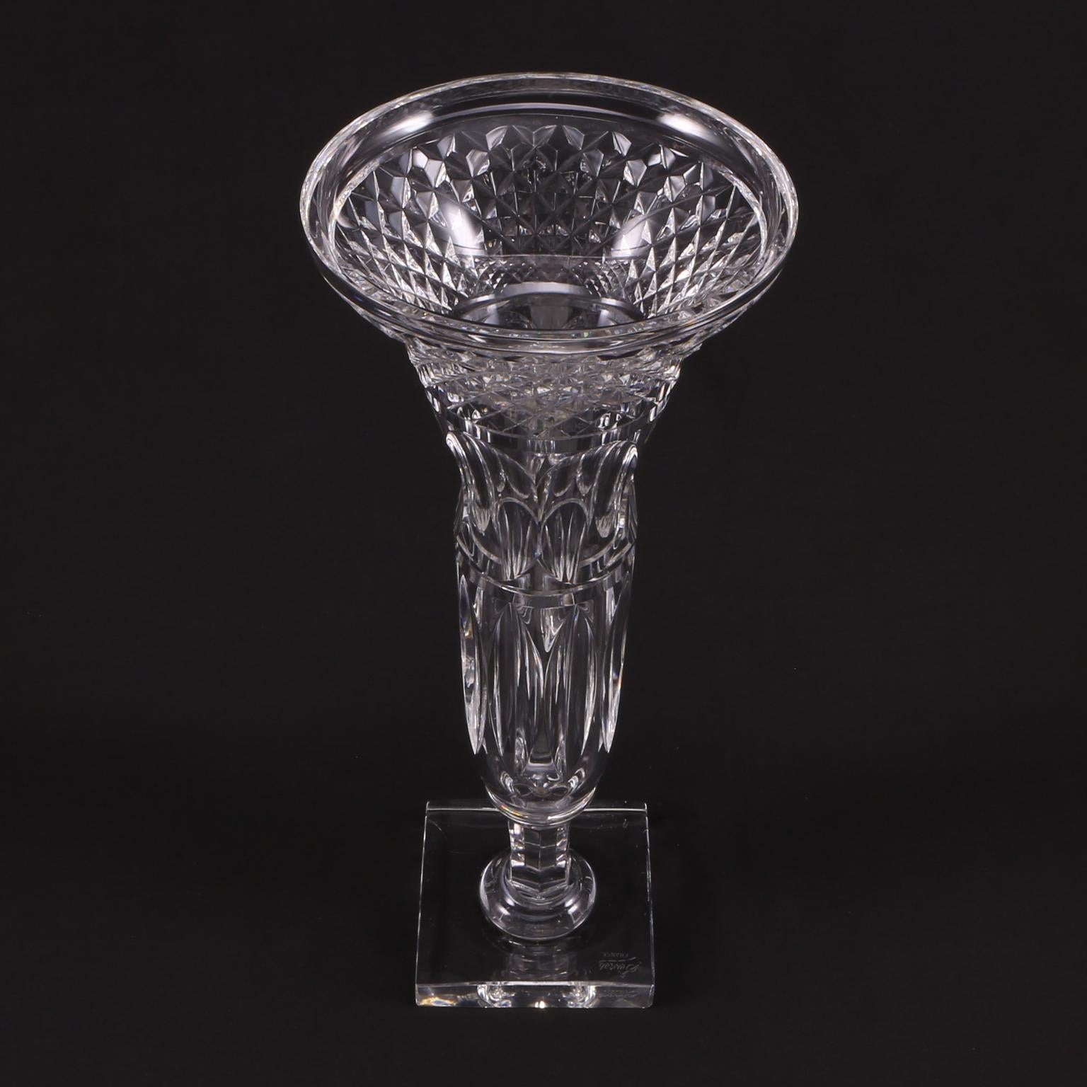 Art Deco French Sèvres Clear Handcut Crystal Diamonds  Vase, 1930 For Sale 10