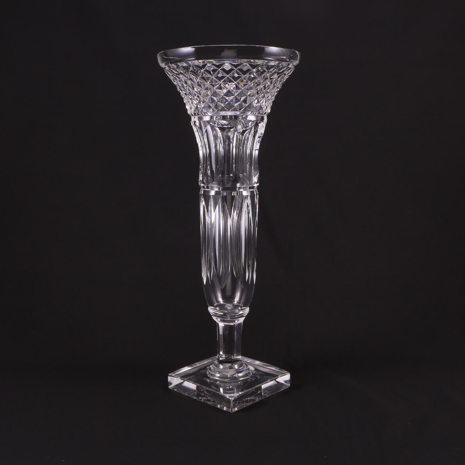 This incredible Crystal Deco Sèvres vase, cut in diamonds chiseled, hand blown in France, is more unique that rare.
From incredibly contemporary design, it actually has almost a hundred years.
New condition.
It is therefore an object never used