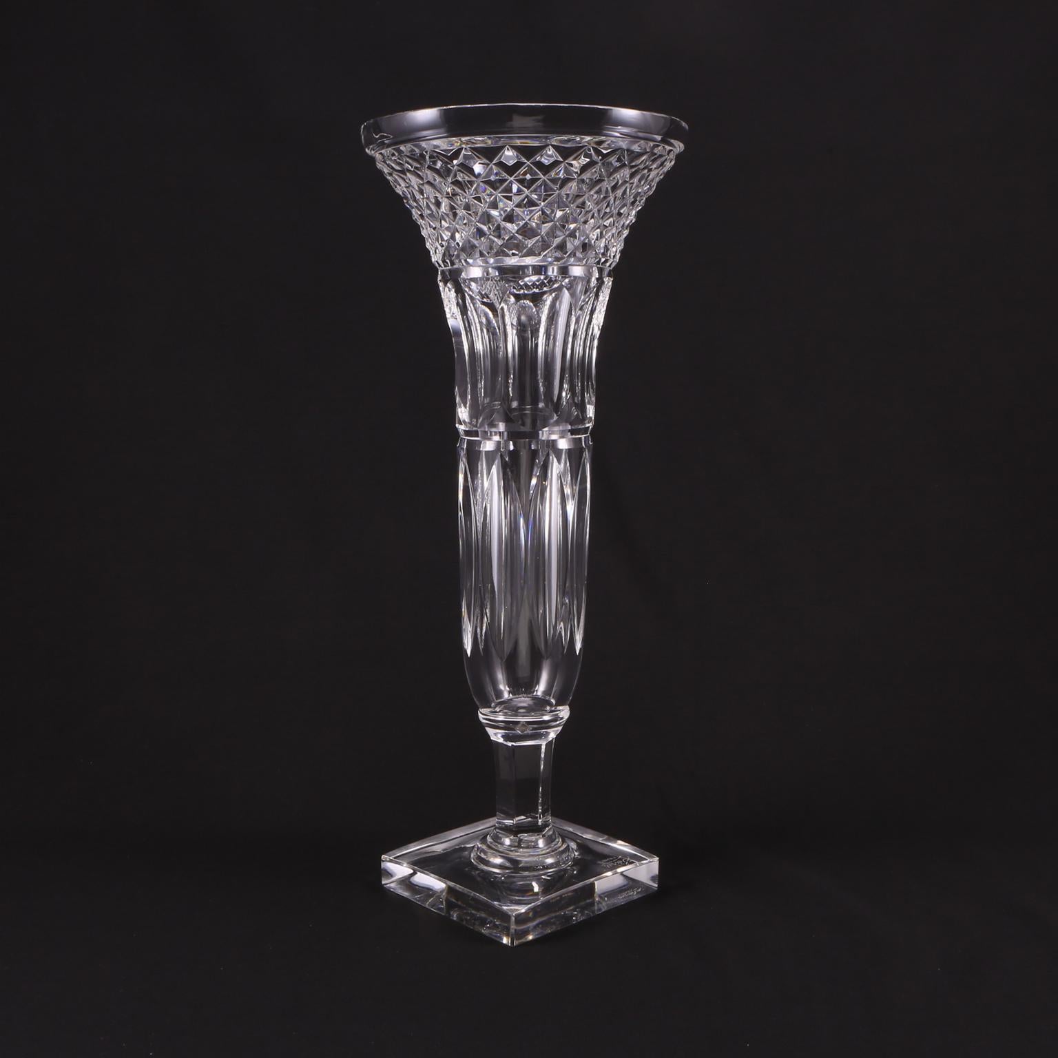 Mid-20th Century Art Deco French Sèvres Clear Handcut Crystal Diamonds  Vase, 1930 For Sale