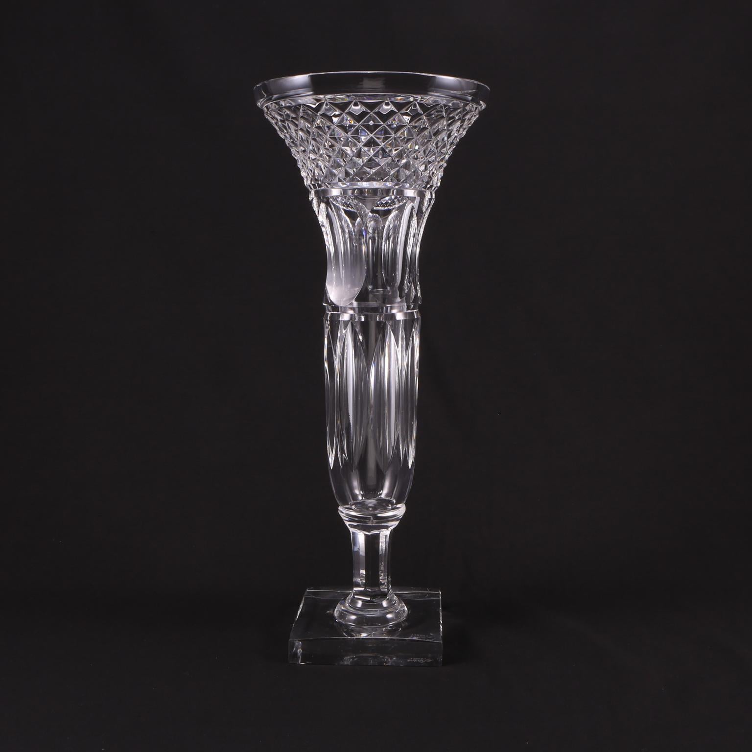 Art Deco French Sèvres Clear Handcut Crystal Diamonds  Vase, 1930 For Sale 1