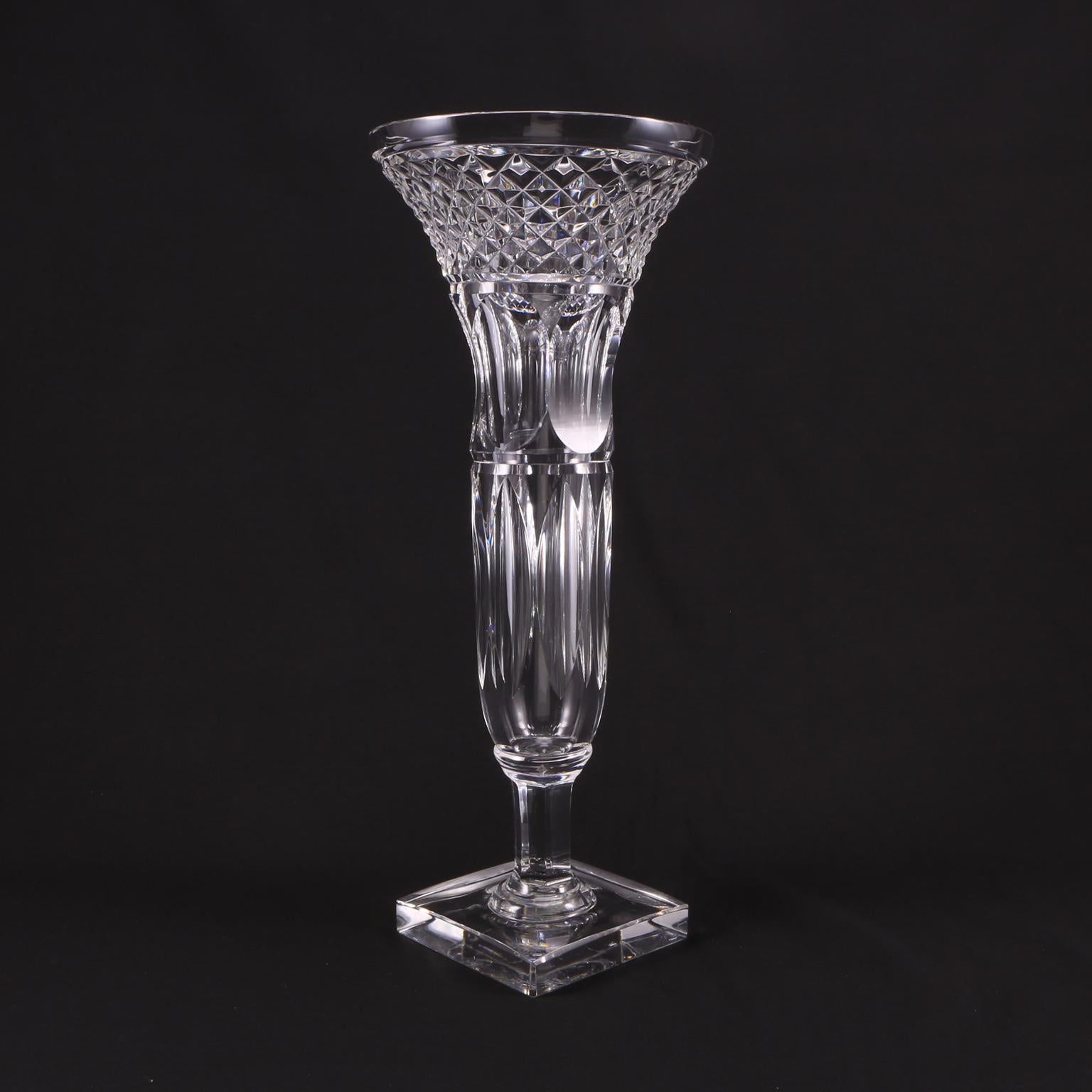 Art Deco French Sèvres Clear Handcut Crystal Diamonds  Vase, 1930 For Sale 2