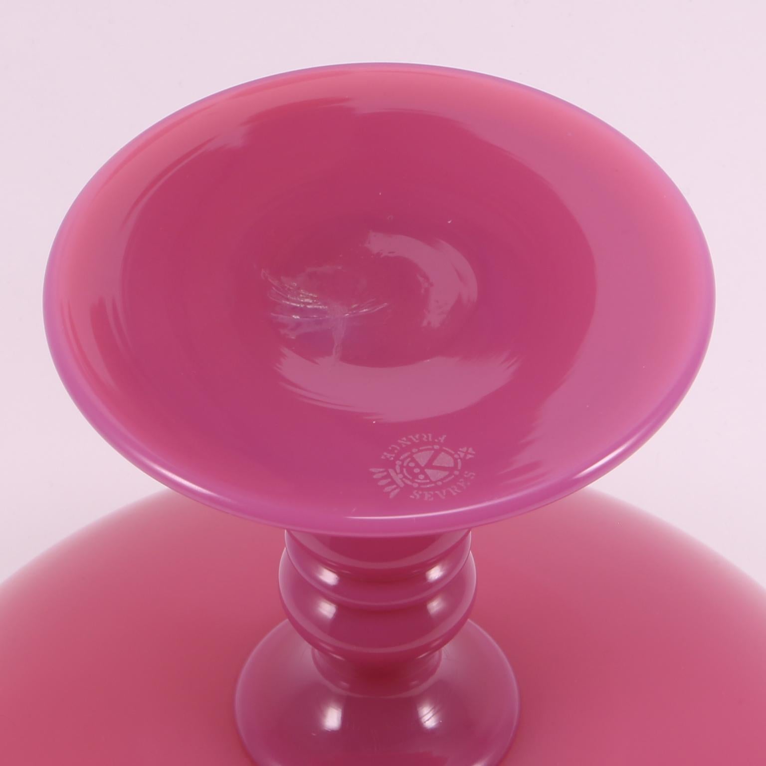 Art Deco French Sèvres Cranberry Pink Handblown Opaline Glass Centrepiece, 1930 For Sale 10