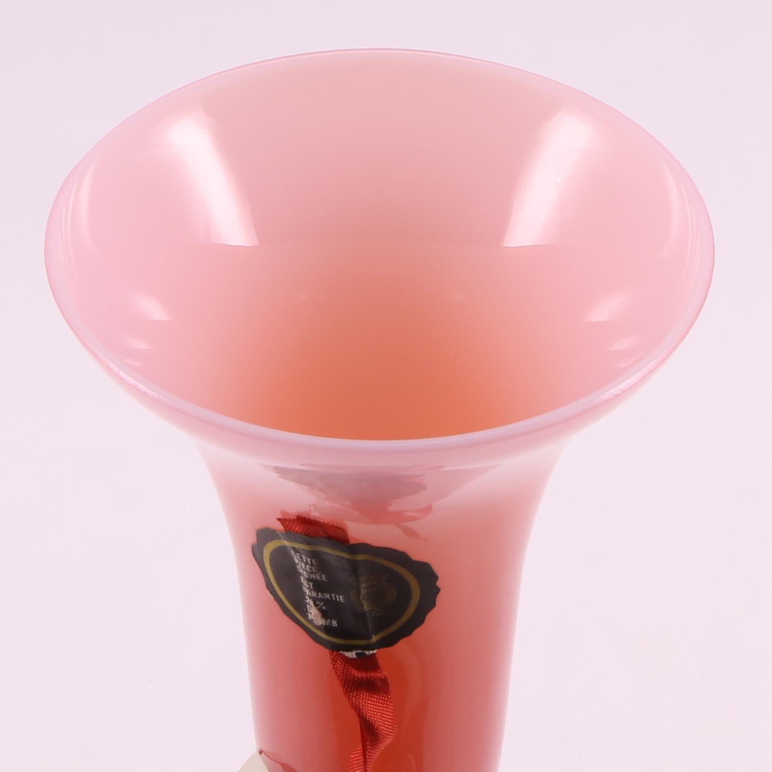 Art Deco French Sèvres Cranberry Pink Handblown Opaline Glass Vase, 1930 im Angebot 7