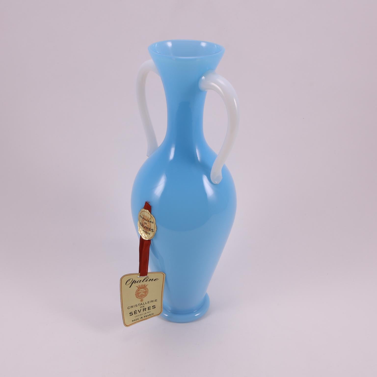 Art Deco French Sèvres Light Turquoise Handblown Opaline Glass Vase, 1920 For Sale 6