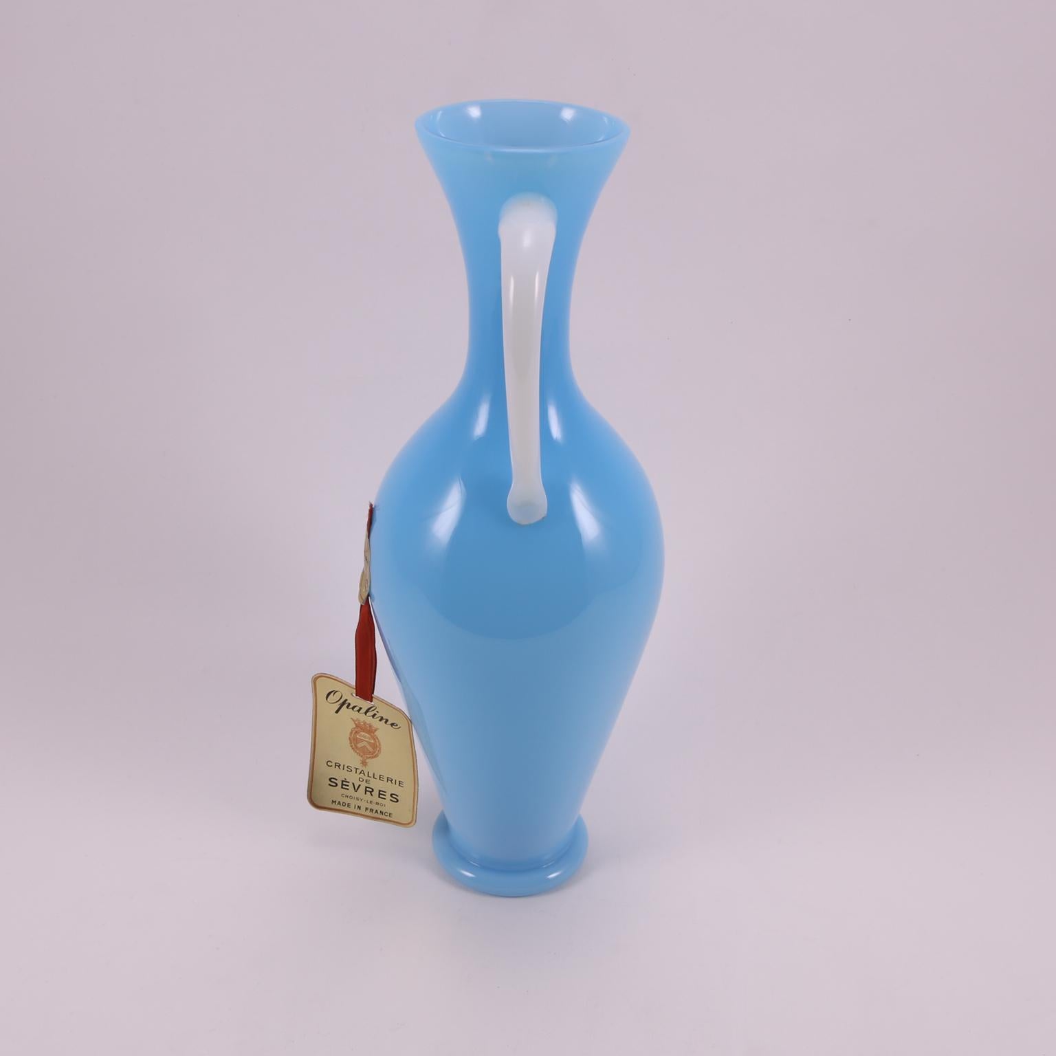 Art Deco French Sèvres Light Turquoise Handblown Opaline Glass Vase, 1920 For Sale 7