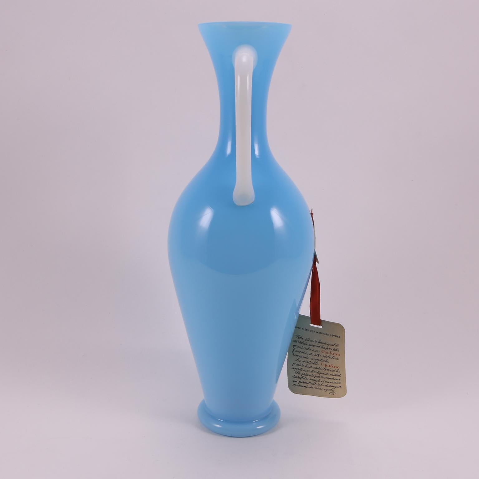Art Deco French Sèvres Light Turquoise Handblown Opaline Glass Vase, 1920 For Sale 3