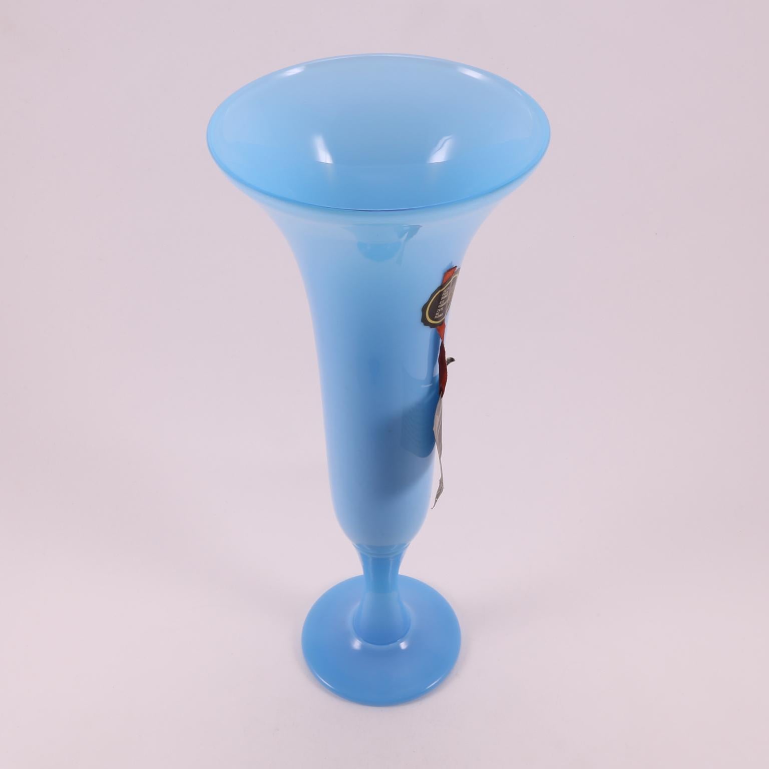 Art Deco French Sèvres Light Turquoise Handblown Opaline Glass Vase, 1930 For Sale 2