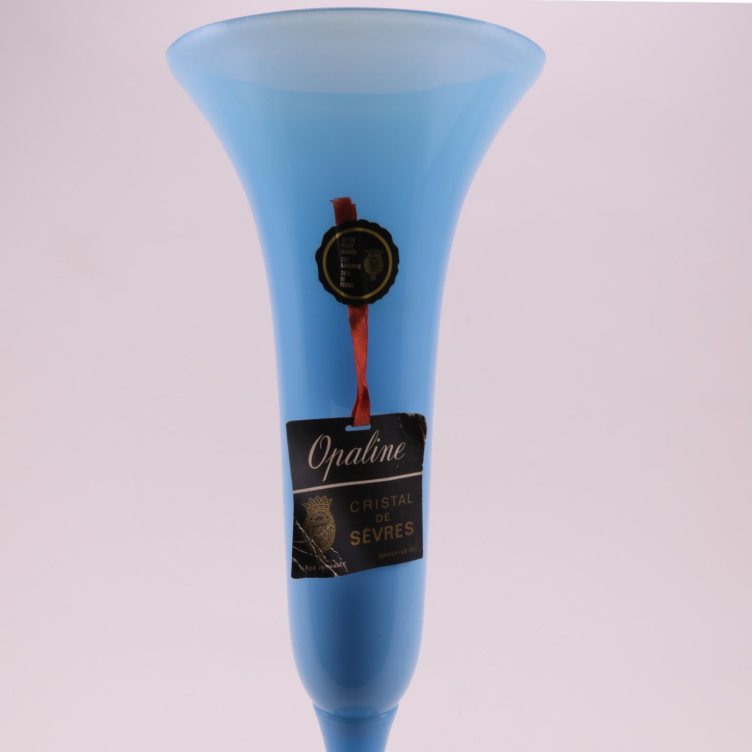Art Deco French Sèvres Light Turquoise Handblown Opaline Glass Vase, 1930 For Sale 5