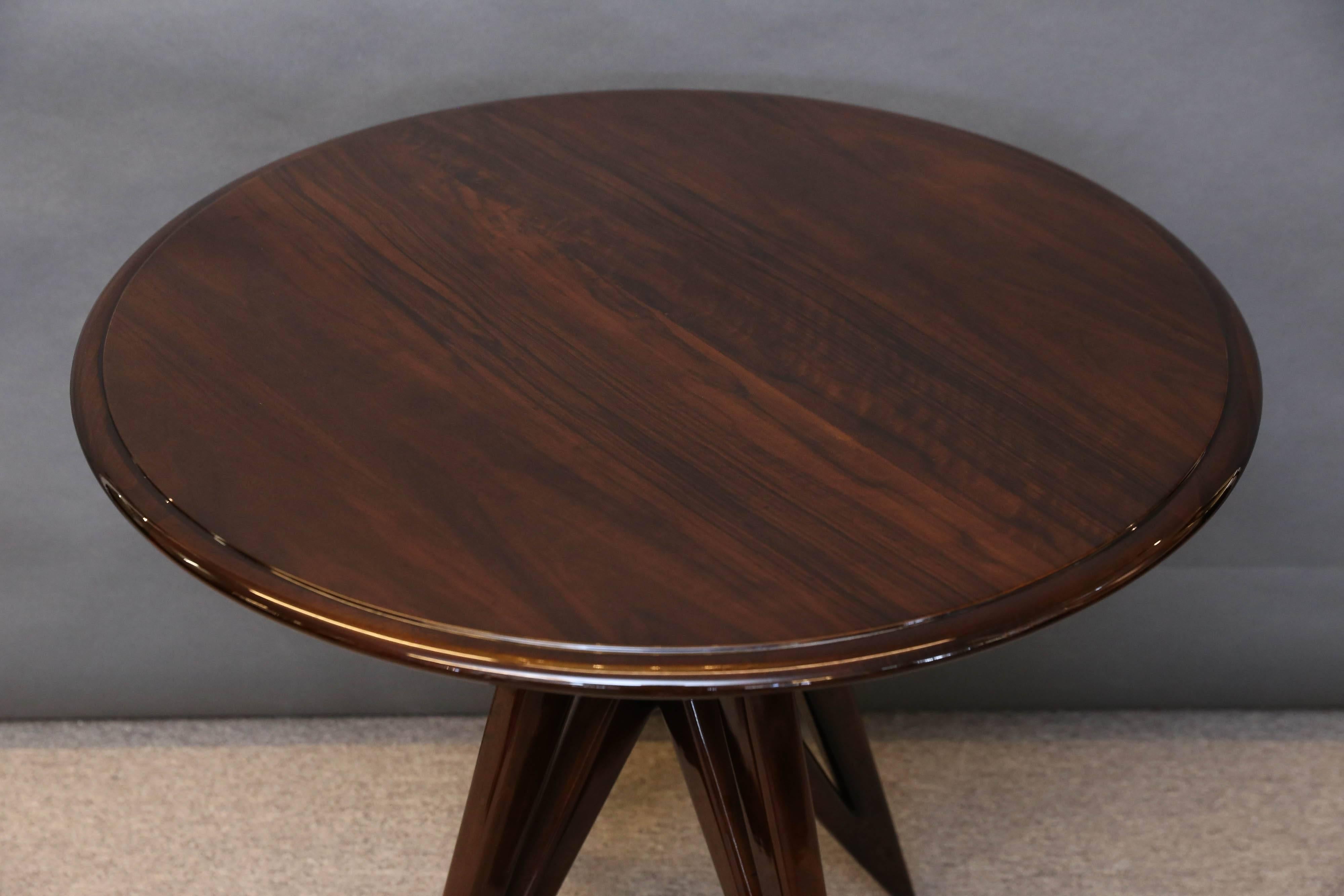 Art Deco French Side Table in Walnut In Excellent Condition In Houston, TX