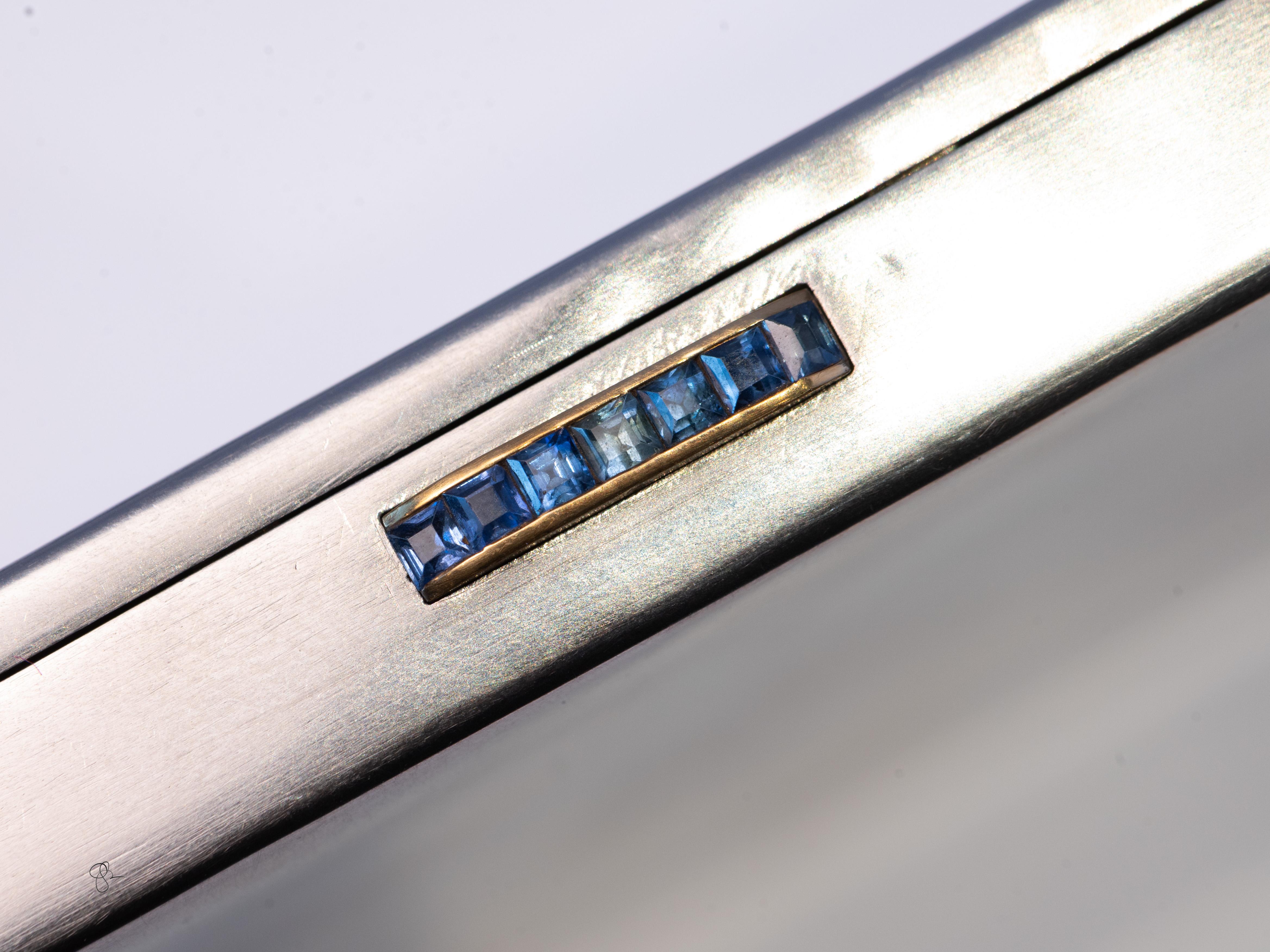 Boîte française Art Déco en acier et or avec saphirs, poinçons français, vers 1930 en vente 3
