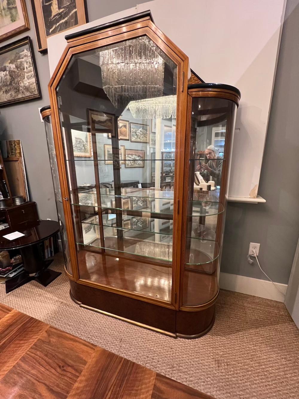Art Deco French Vitrine in Burl Walnut For Sale 2