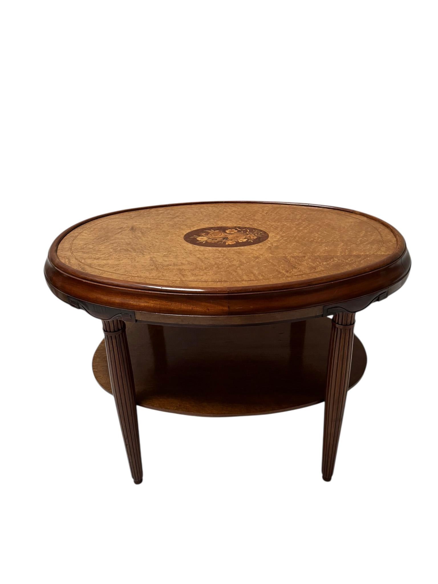 Art Deco French Walnut Center Table, 1930s For Sale 2