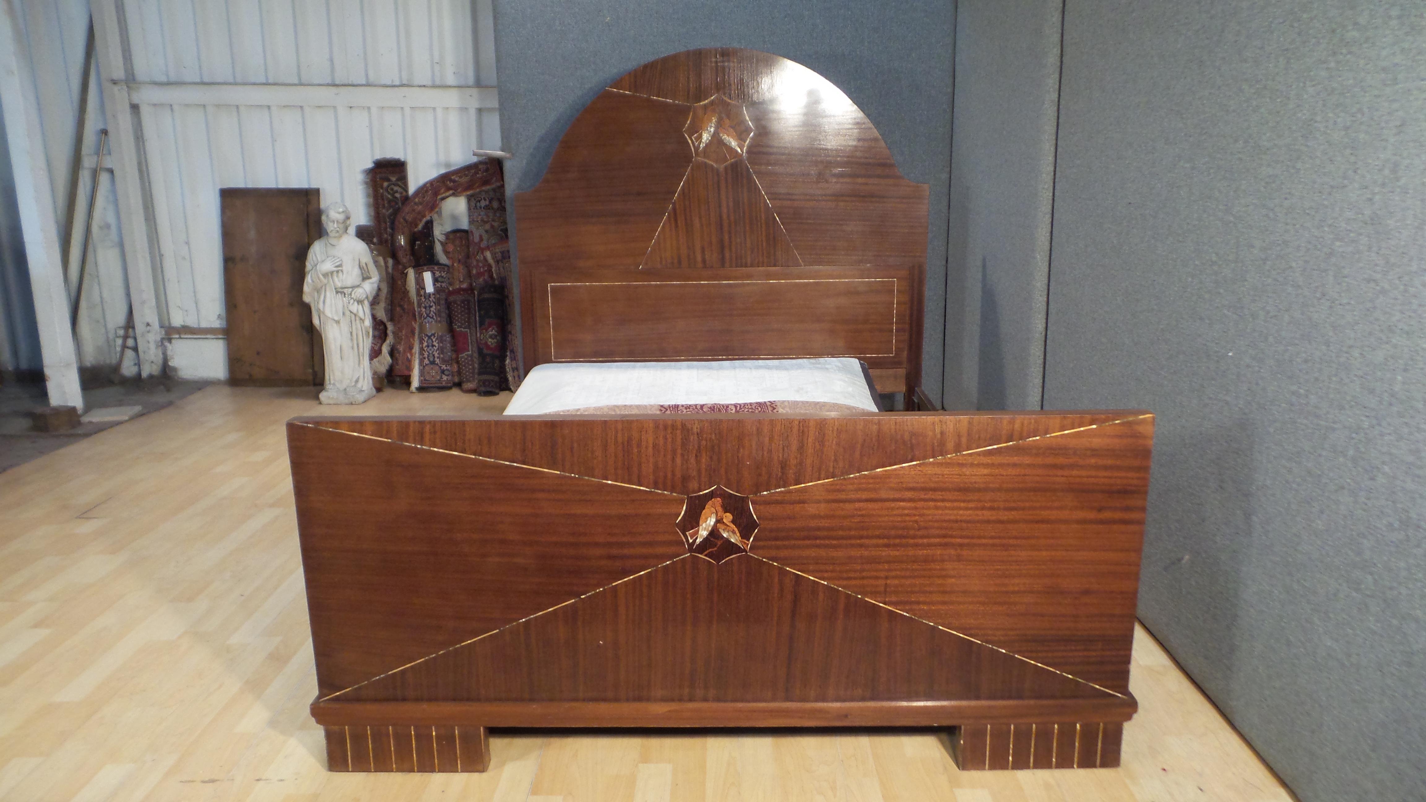 Early 20th Century Art Deco French Walnut Double or King Size Bed Inlaid with Love Birds circa 1930 For Sale