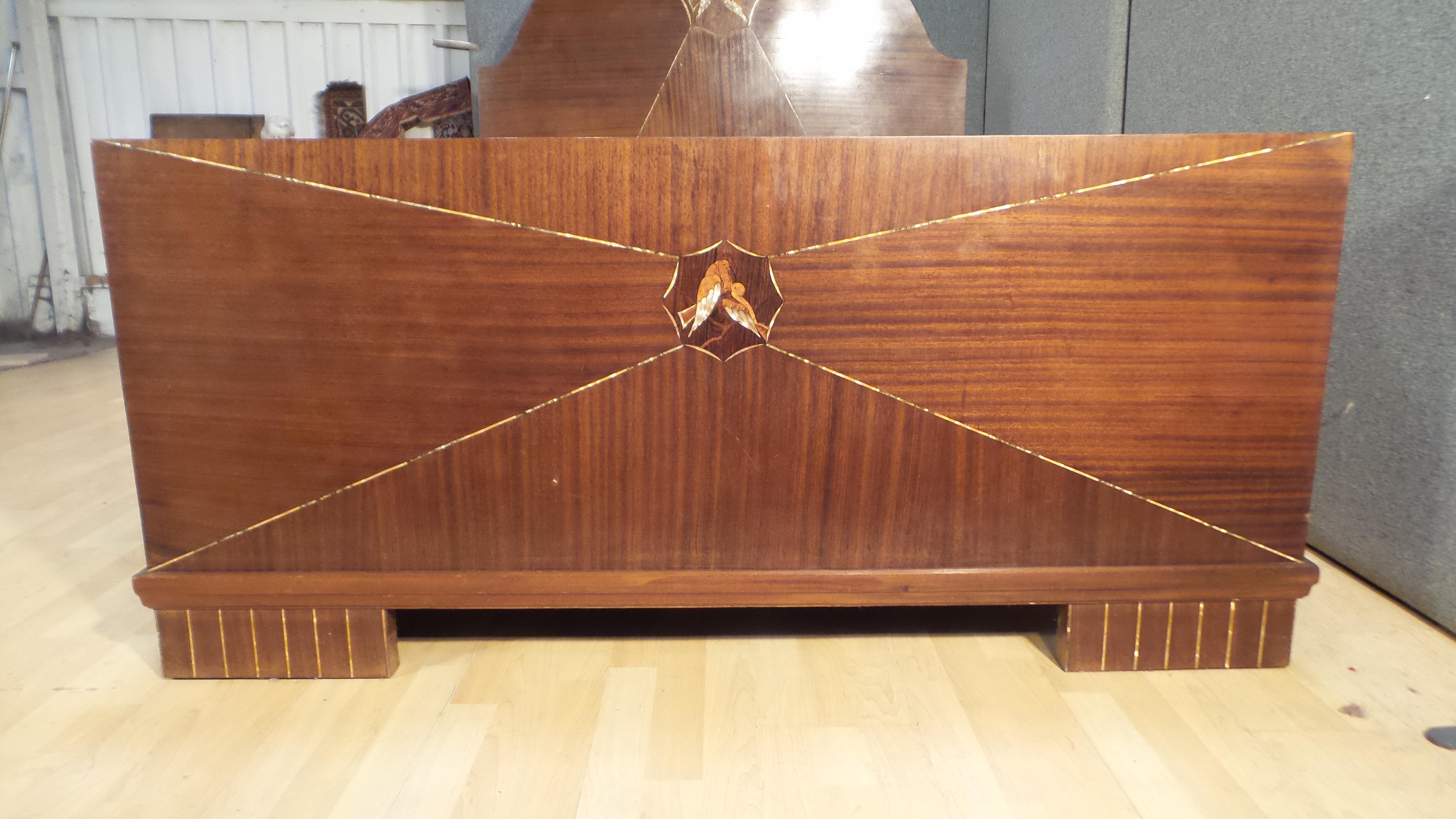 Art Deco French Walnut Double or King Size Bed Inlaid with Love Birds circa 1930 For Sale 1