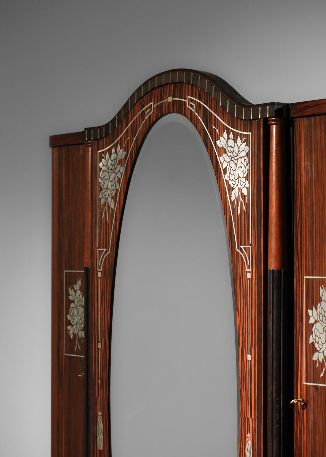 art deco French wardrobe in the style of Maurice Dufrène from the 1930s  For Sale 5