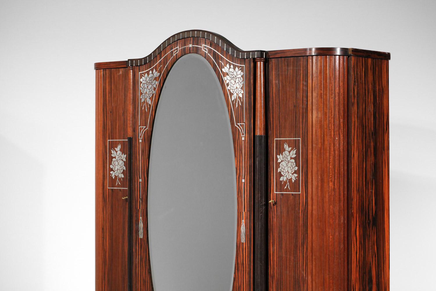 art deco French wardrobe in the style of Maurice Dufrène from the 1930s  For Sale 3
