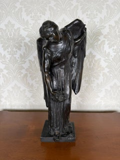 Art-déco-Skulptur einer geflügelten Frau von Le Verrier, Figur aus patiniertem Metall