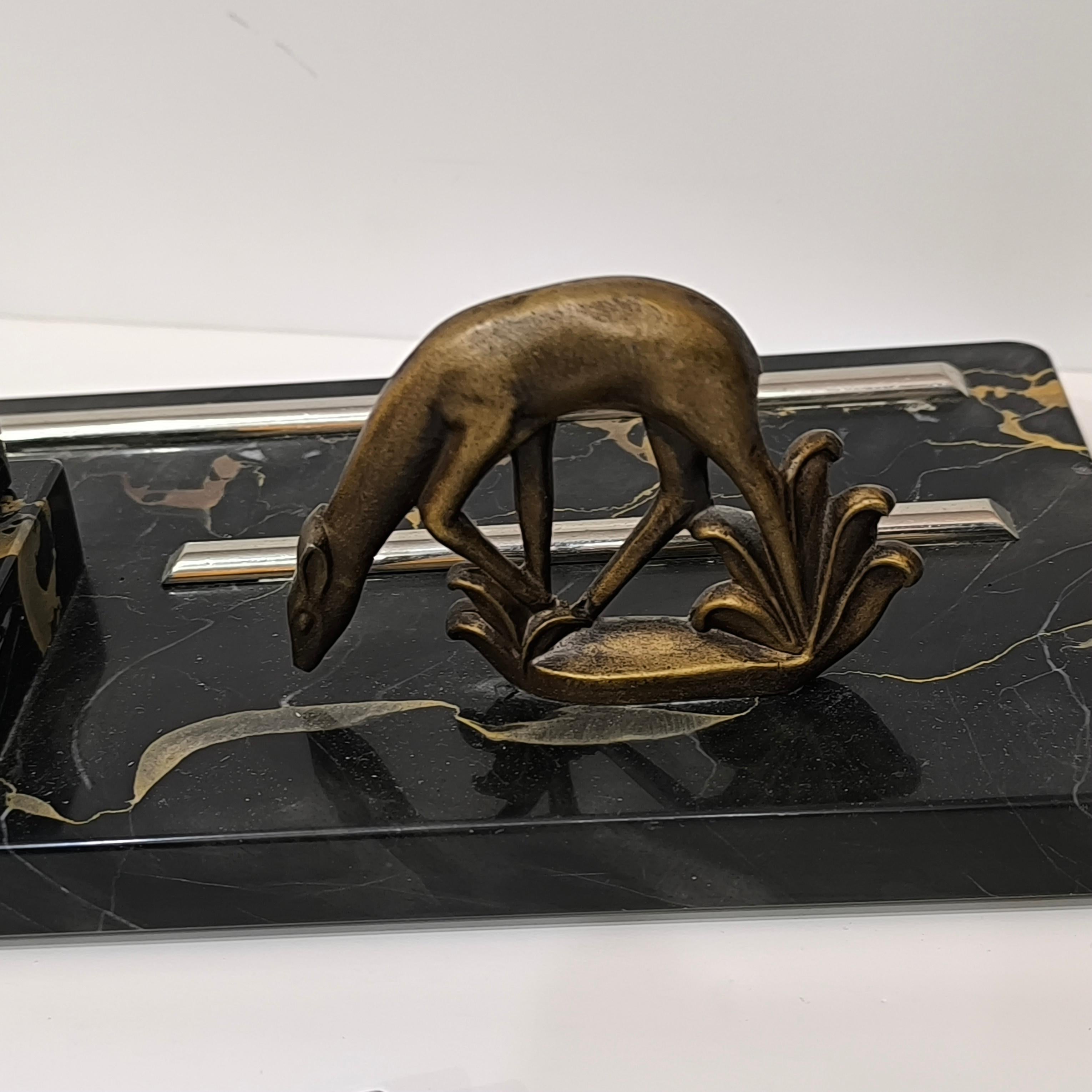 Französisches Art-Déco-Schreibtischset mit Windhund aus Portoro-Marmor, 1930er Jahre im Angebot 7