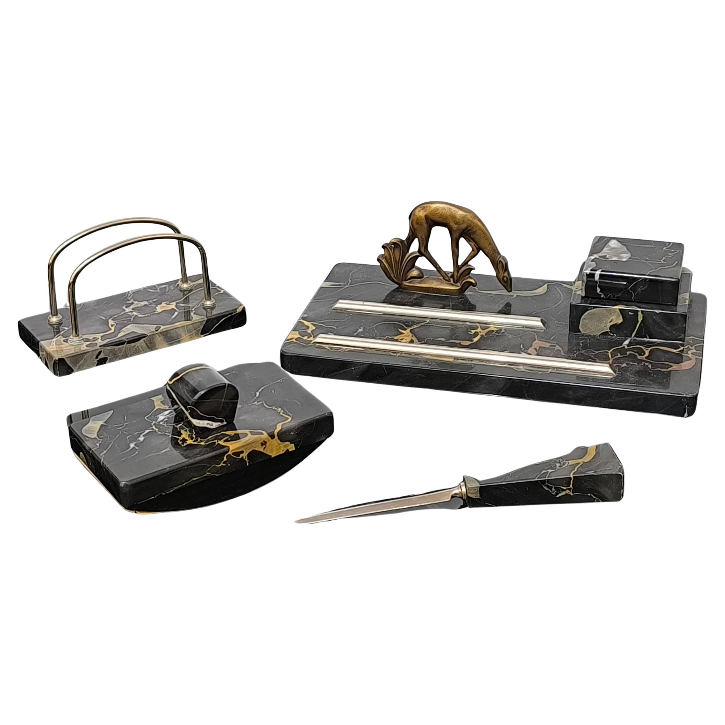 Französisches Art-Déco-Schreibtischset mit Windhund aus Portoro-Marmor, 1930er Jahre im Angebot