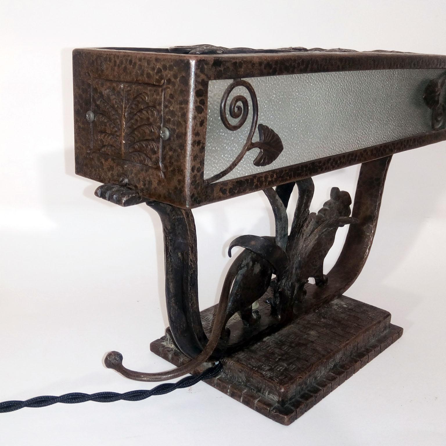 Lampe de table Art déco française en fer forgé par Paul Kiss, années 1930 en vente 10