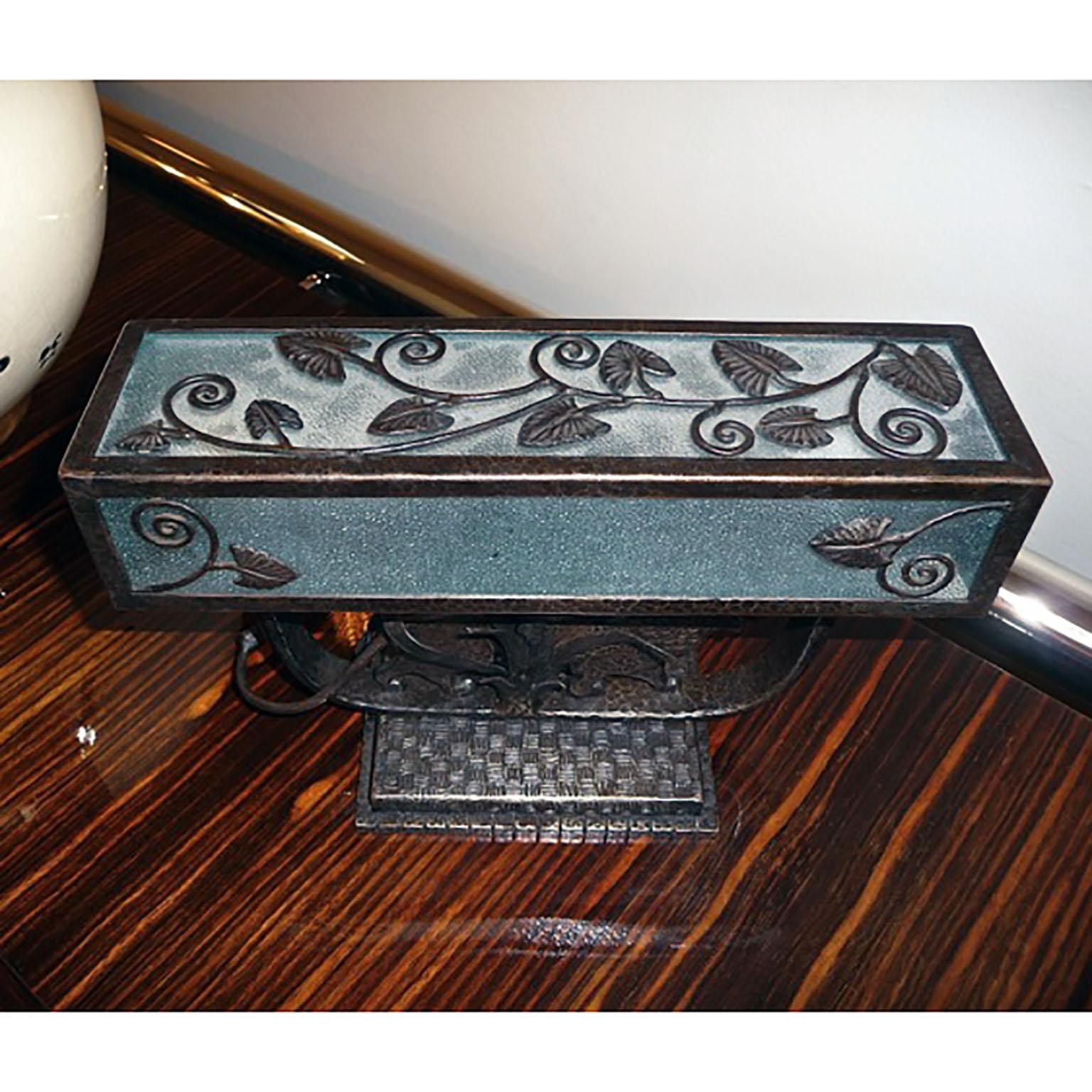 Fer forgé Lampe de table Art déco française en fer forgé par Paul Kiss, années 1930 en vente
