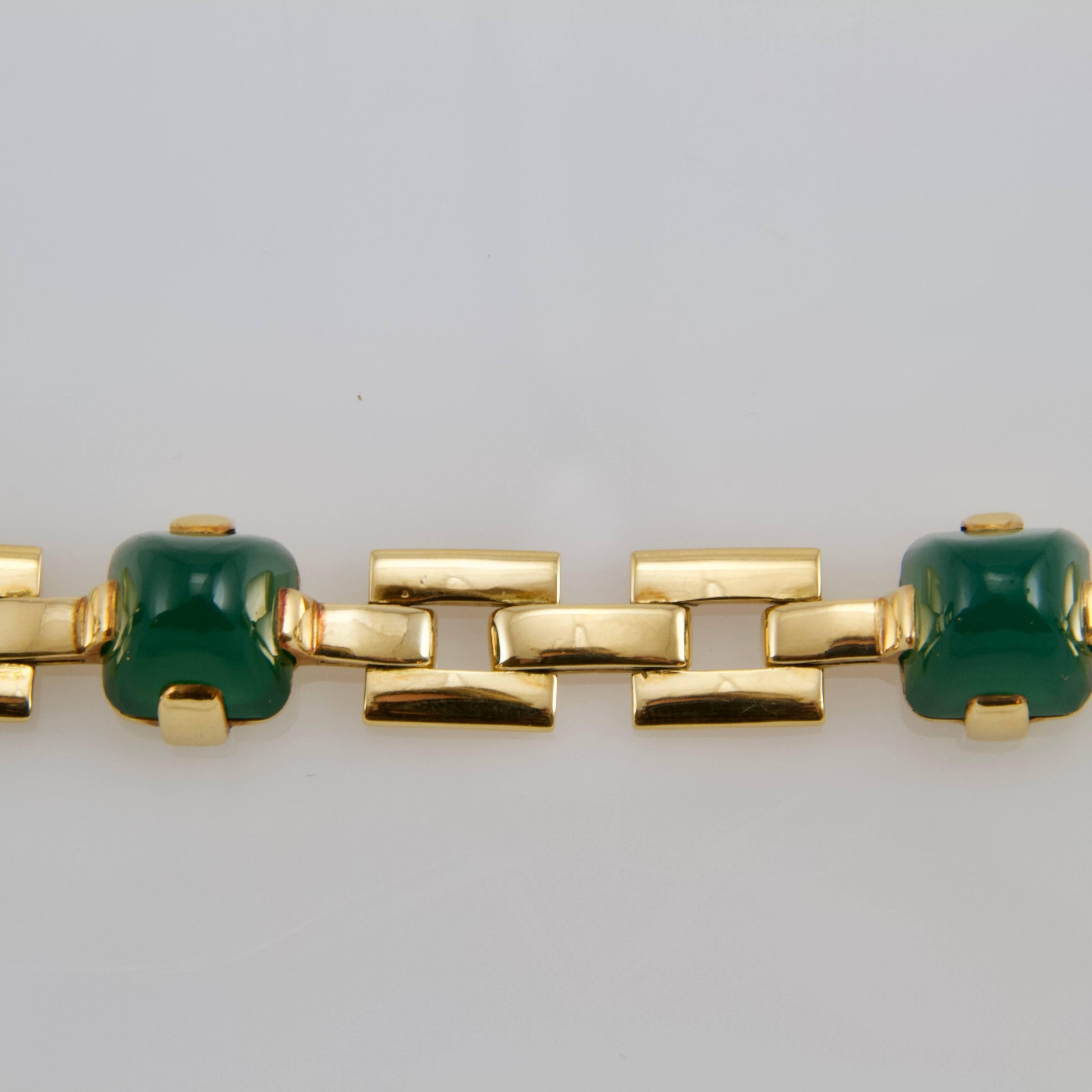 Art Deco French Yellow Gold and Chalcedony Bracelet by Georges Lenfant In Excellent Condition For Sale In Paris, FR