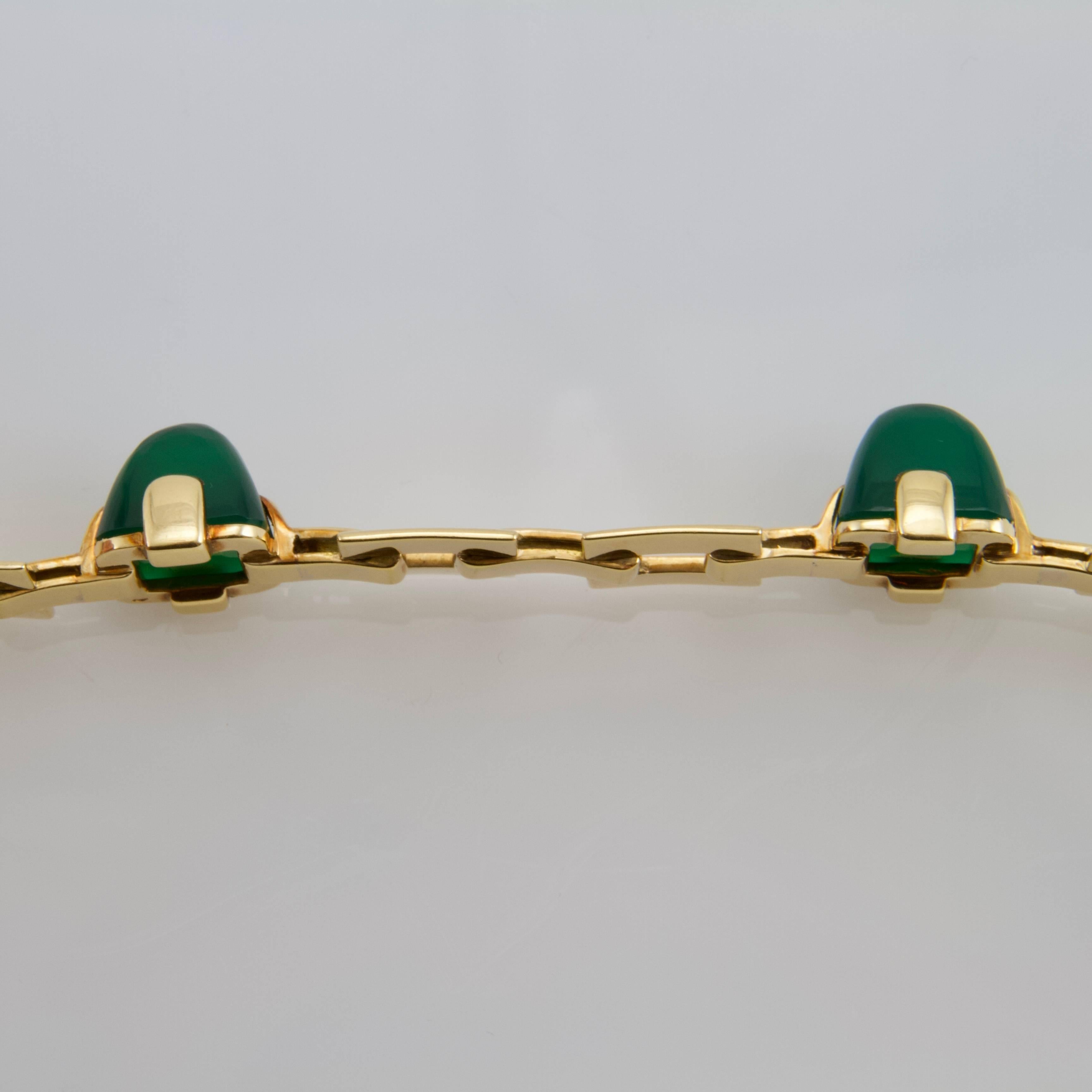 Women's or Men's Art Deco French Yellow Gold and Chalcedony Bracelet by Georges Lenfant For Sale