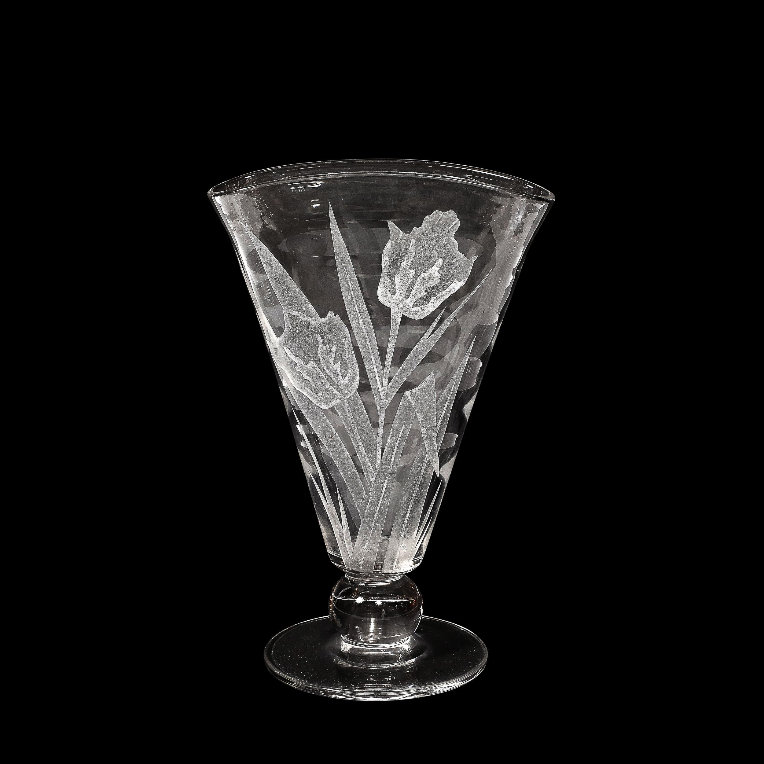 Vase aus mattiertem und transparentem Glas im Art déco-Stil mit Blumenreliefdetails im Angebot 5