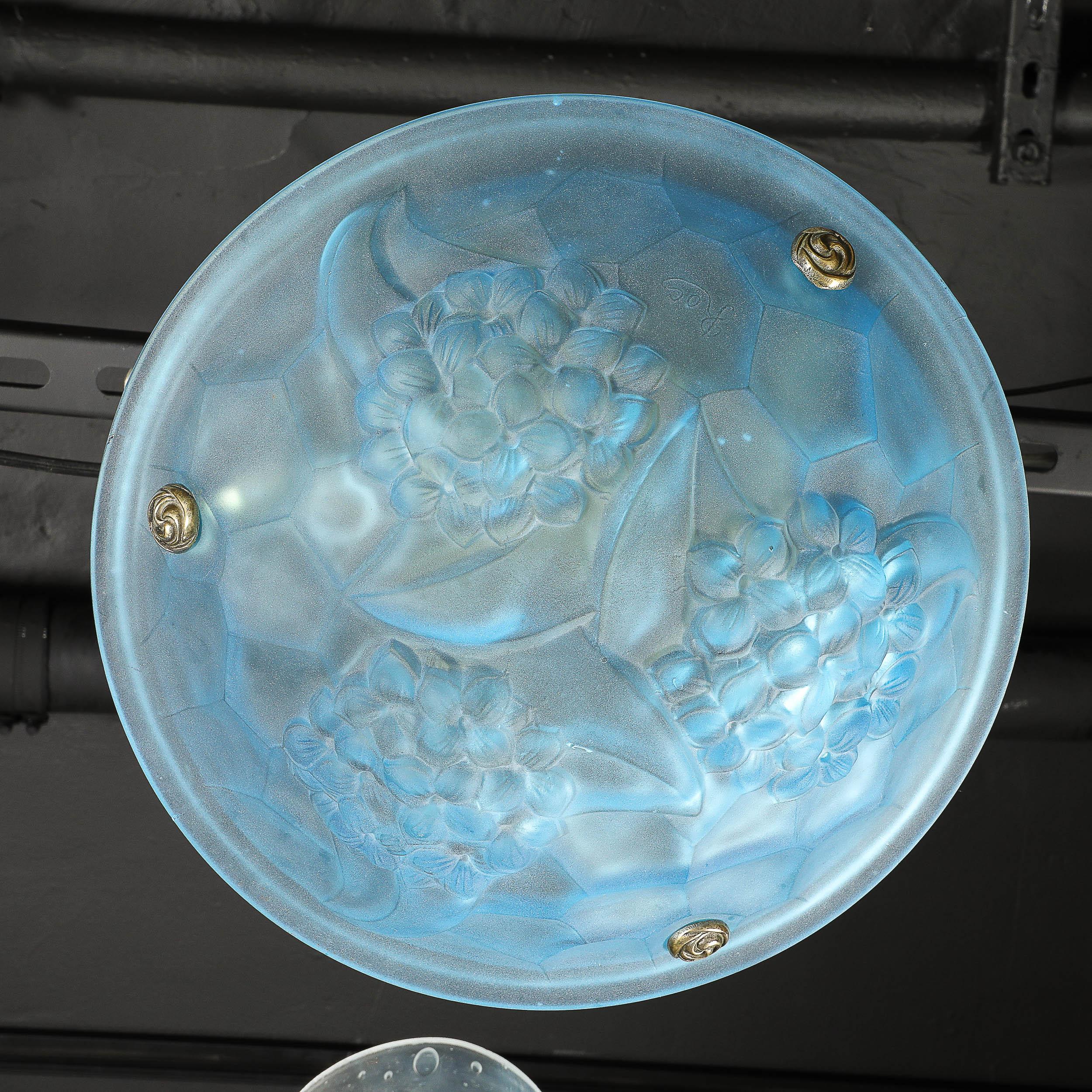 Lustre Art Déco en verre bleu givré avec ferrures en laiton signé ROC par Degué en vente 9