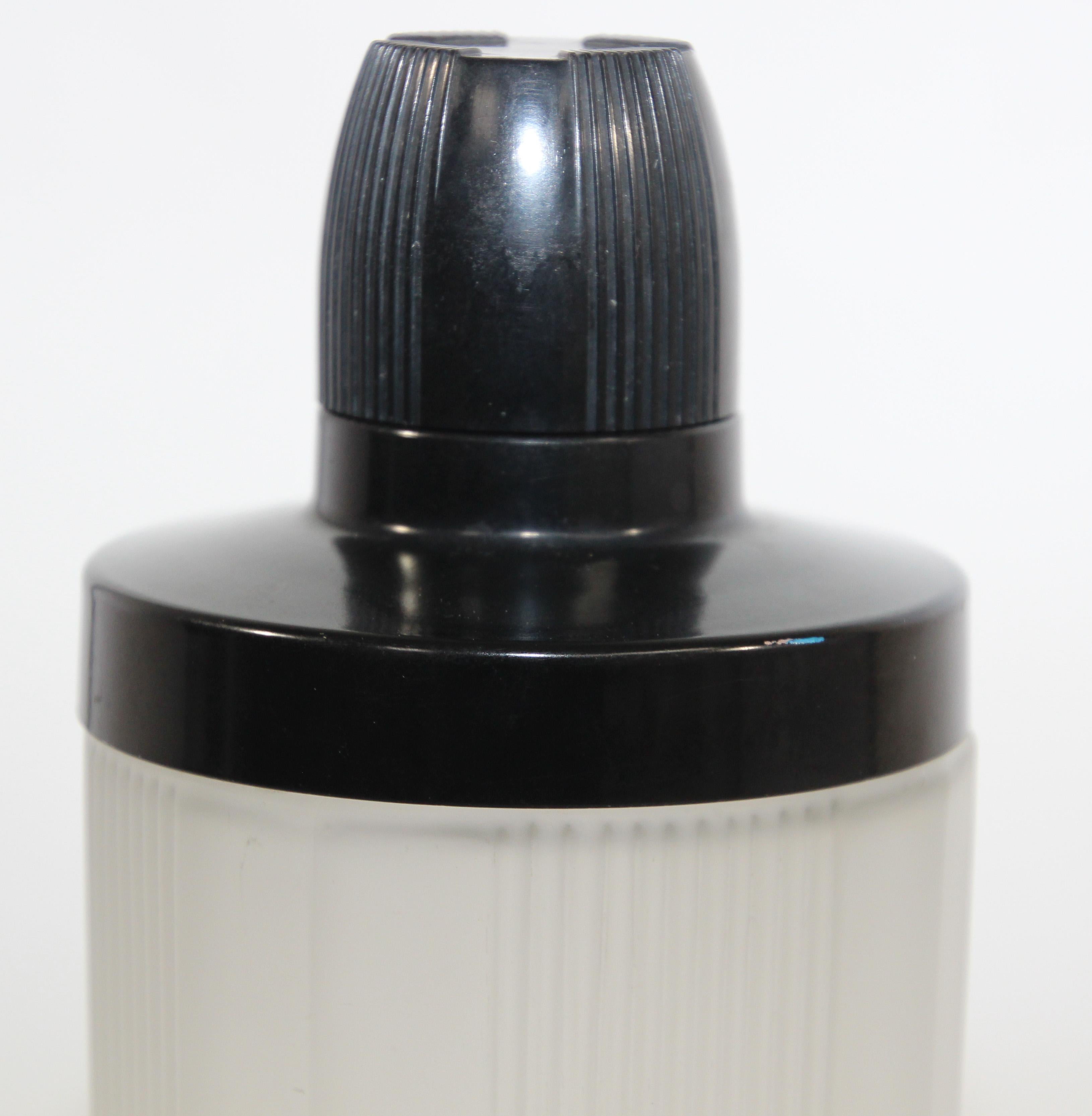 Hand-Crafted Art Deco Frosted Glass and Bakelite Empire Cocktail Shaker Circa 1930 For Sale