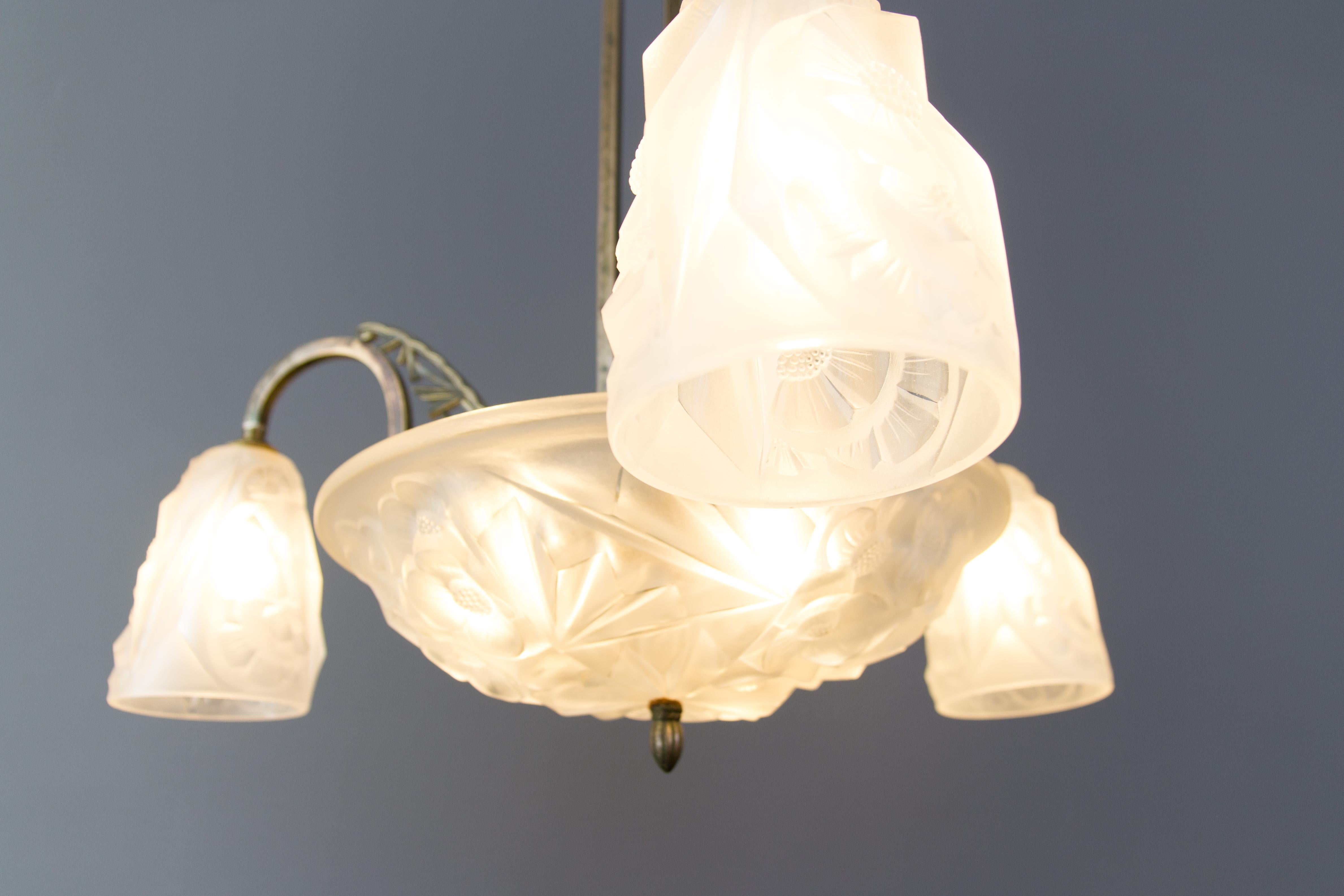 Art Deco Frosted Glass and Bronze Chandelier by Francis Hubens and Degué, 1930s For Sale 4