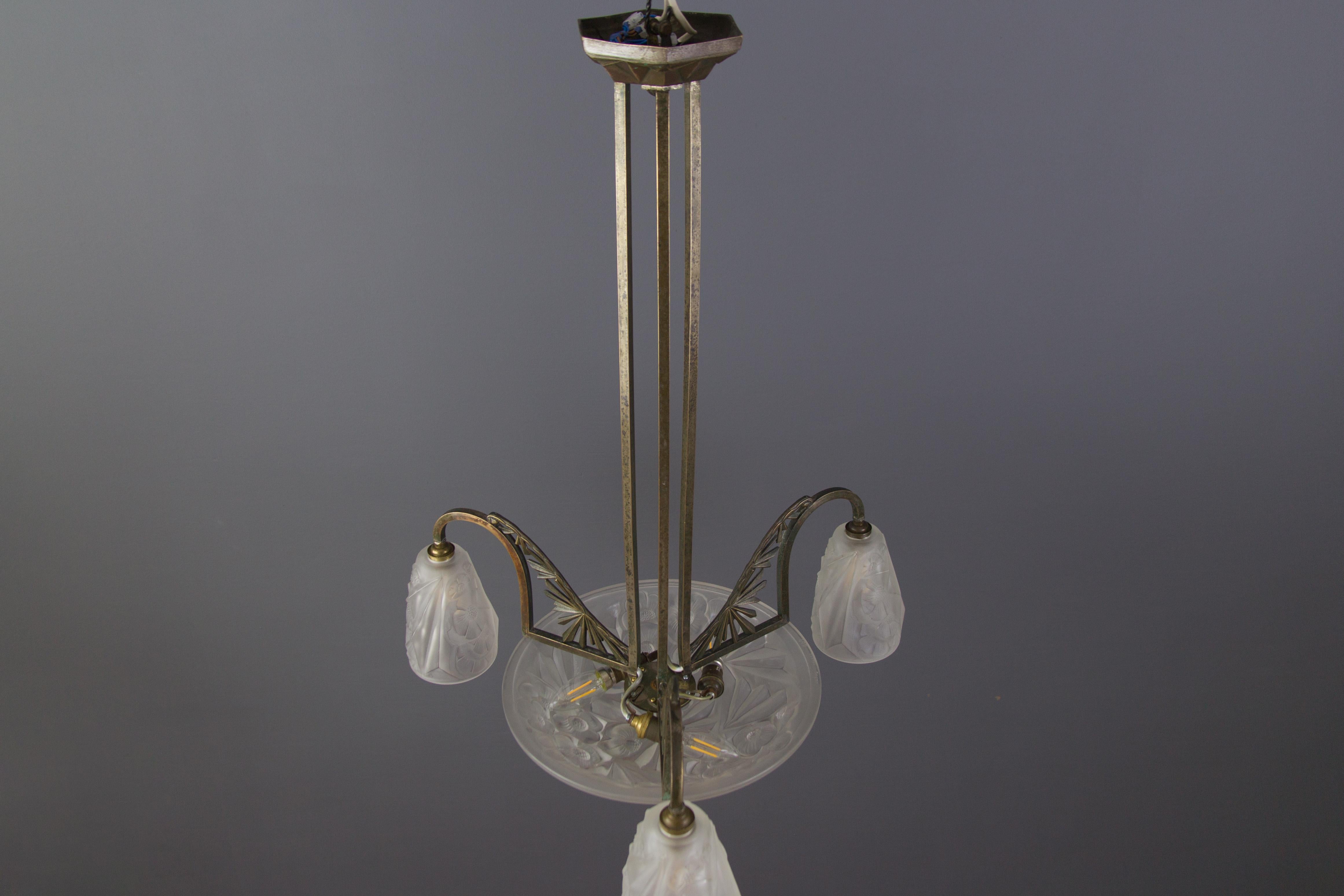 Art Deco Frosted Glass and Bronze Chandelier by Francis Hubens and Degué, 1930s For Sale 7