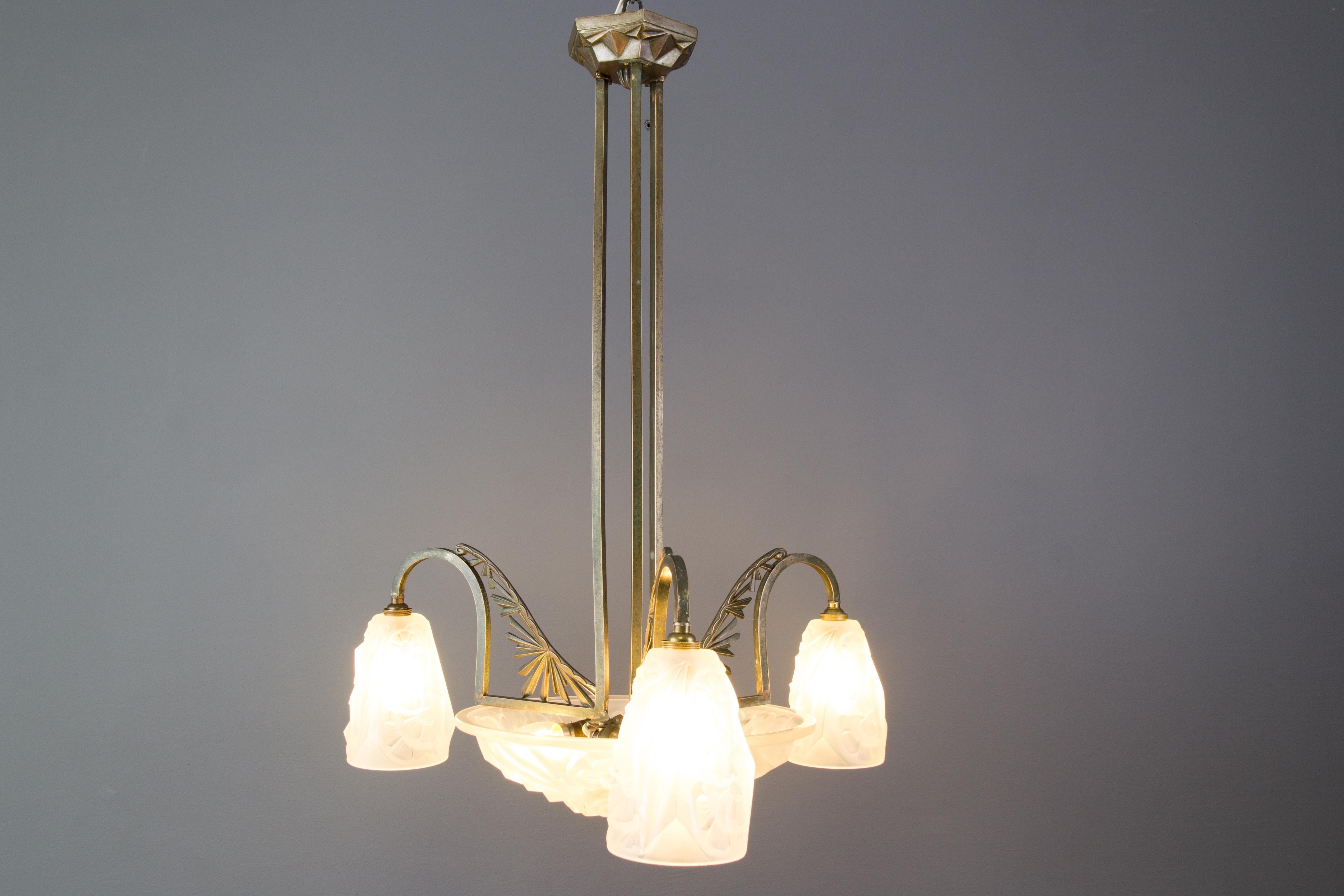 Art Deco Frosted Glass and Bronze Chandelier by Francis Hubens and Degué, 1930s For Sale 14