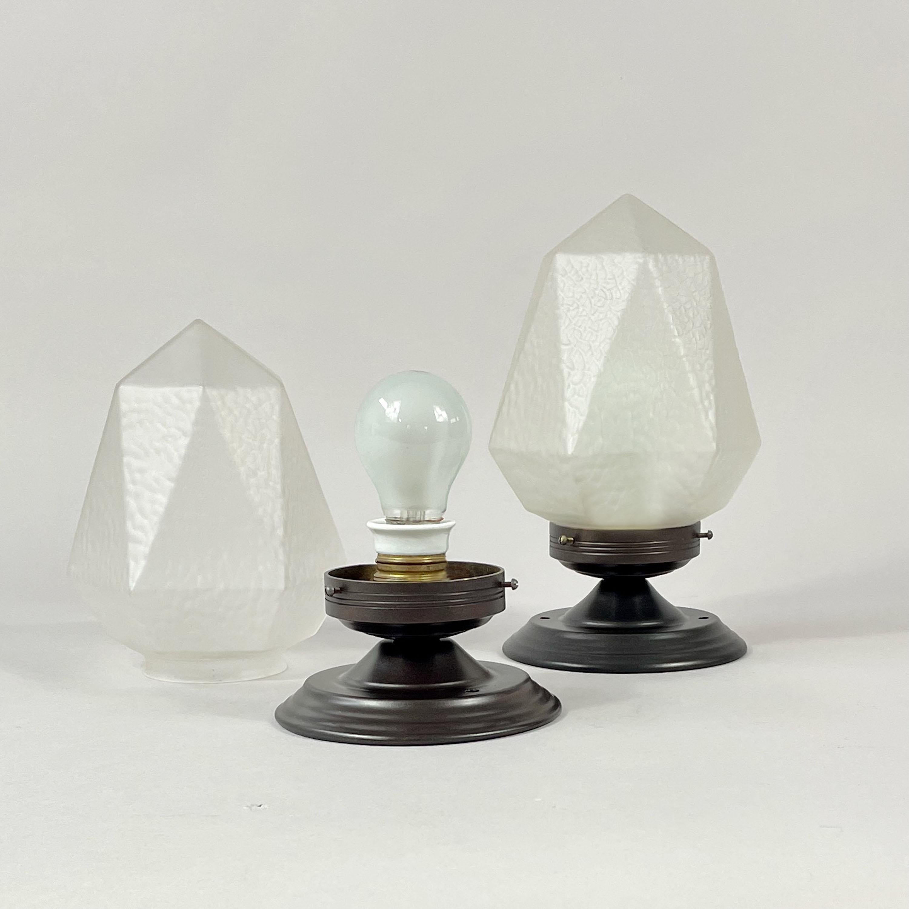 Art Decó Cristal esmerilado y latón bruñido Empotrables, Suecia Años 20 en venta 3