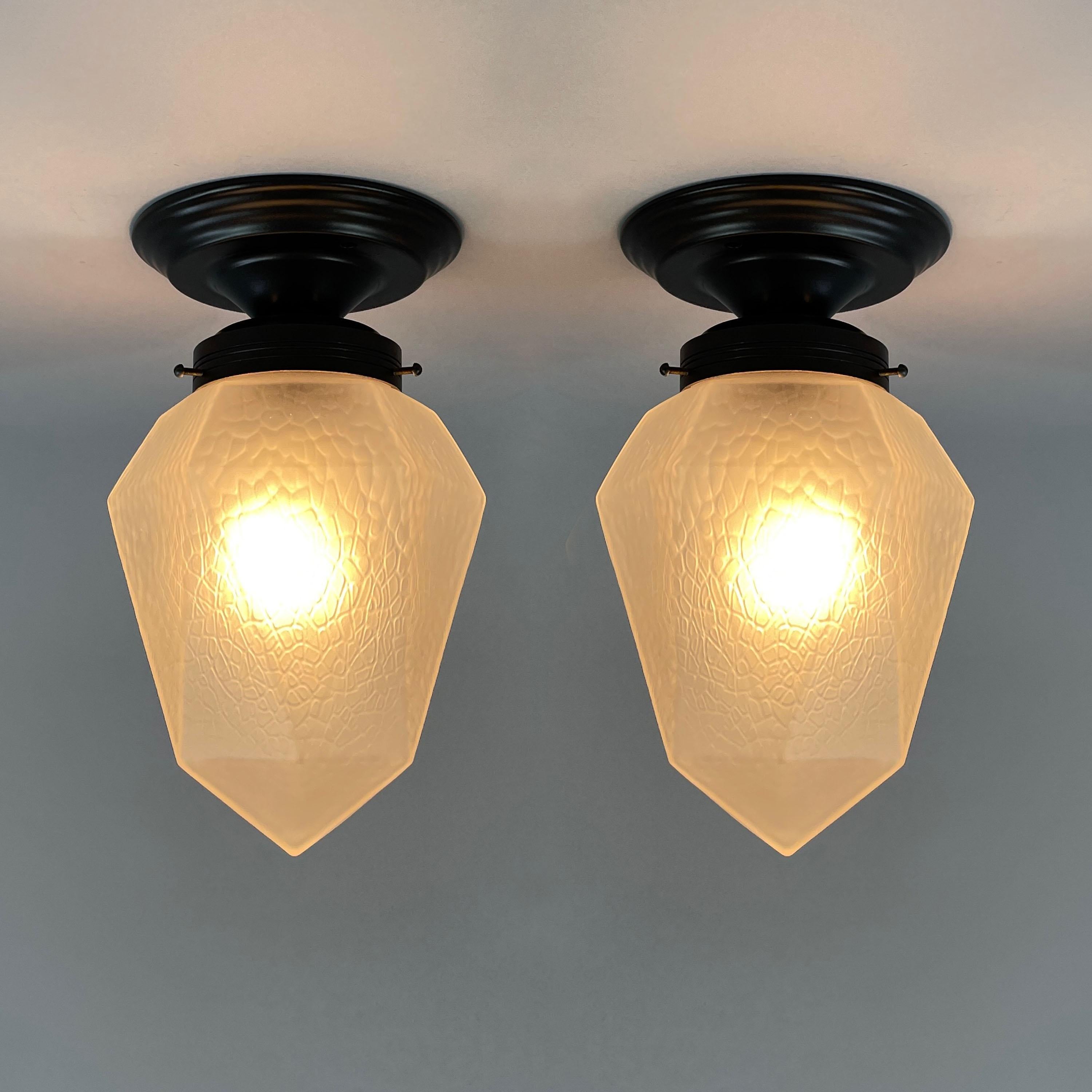 Art Decó Cristal esmerilado y latón bruñido Empotrables, Suecia Años 20 Sueco en venta