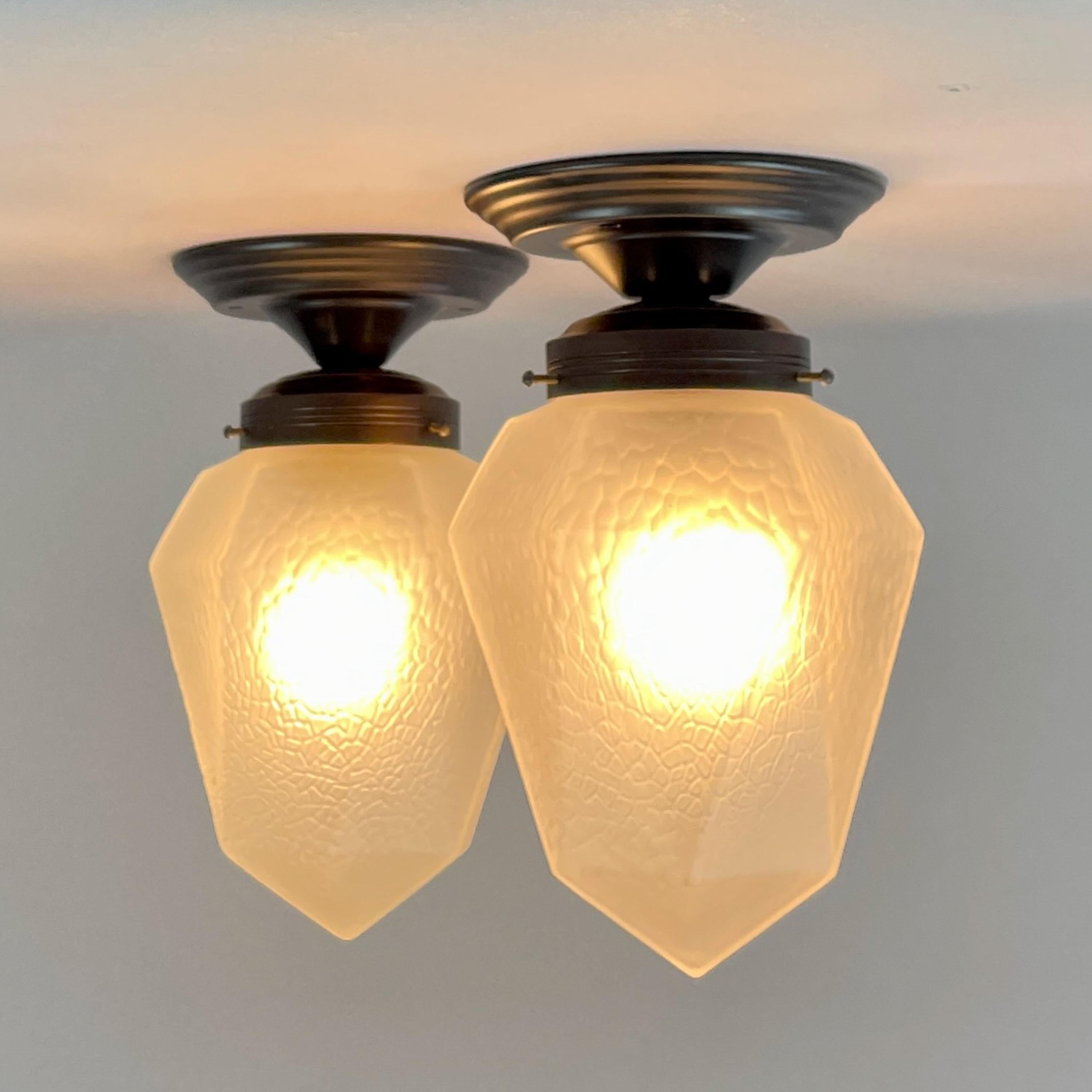 Art Decó Cristal esmerilado y latón bruñido Empotrables, Suecia Años 20 en Bueno estado para la venta en NUEMBRECHT, NRW