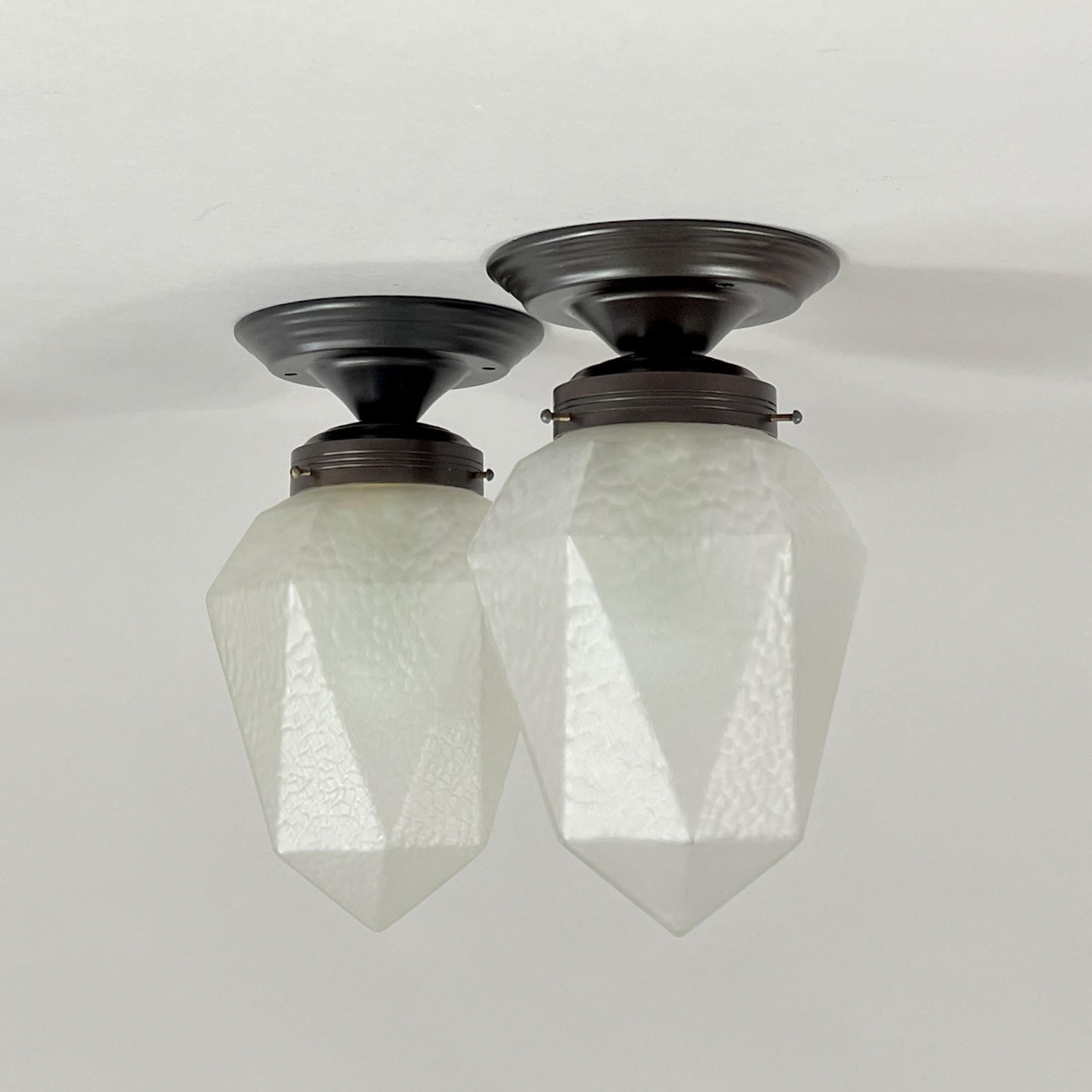 Art Decó Cristal esmerilado y latón bruñido Empotrables, Suecia Años 20 principios del siglo XX en venta