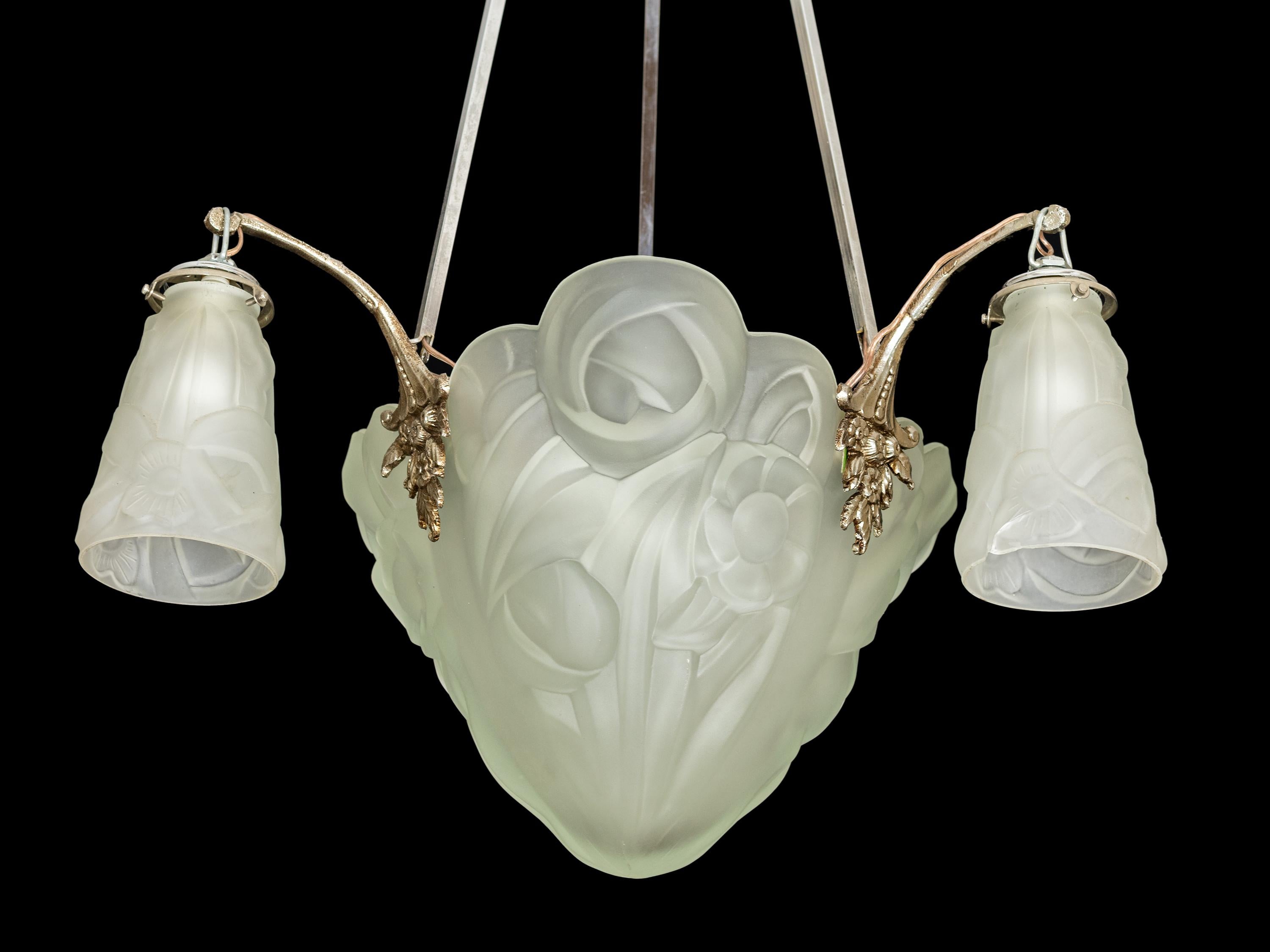 XX secolo Lampadario in vetro smerigliato Art Déco di Degue & PETITOT in vendita