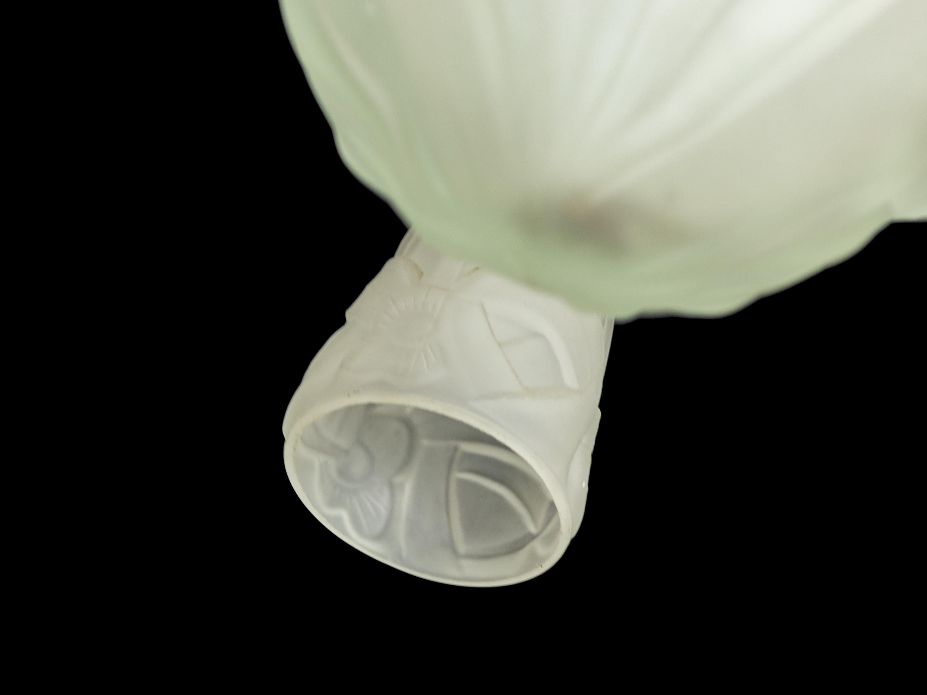 Metallo Lampadario in vetro smerigliato Art Déco di Degue & PETITOT in vendita