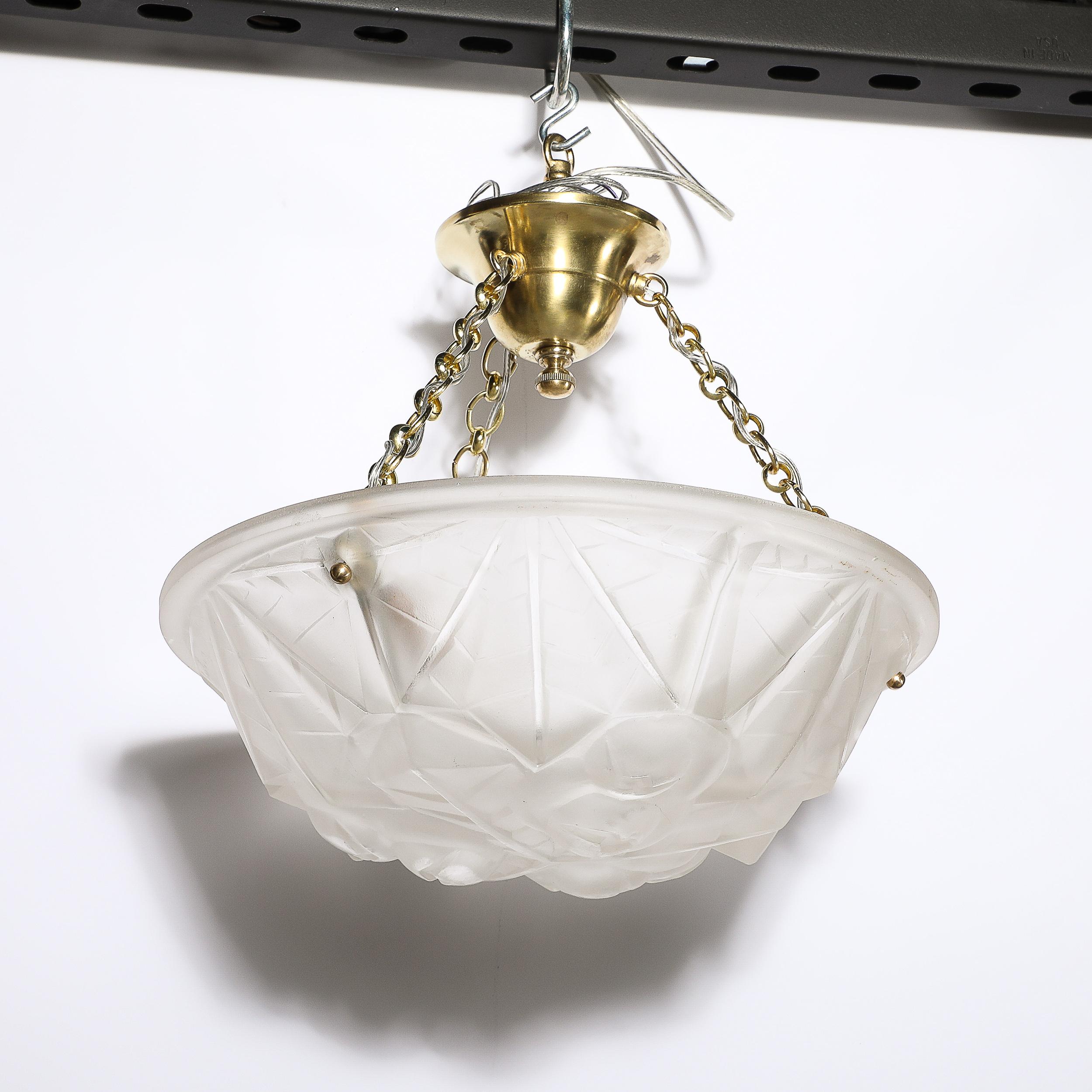 Lampadario a sospensione in vetro smerigliato Art Deco con accessori in ottone firmato Degué in vendita 8