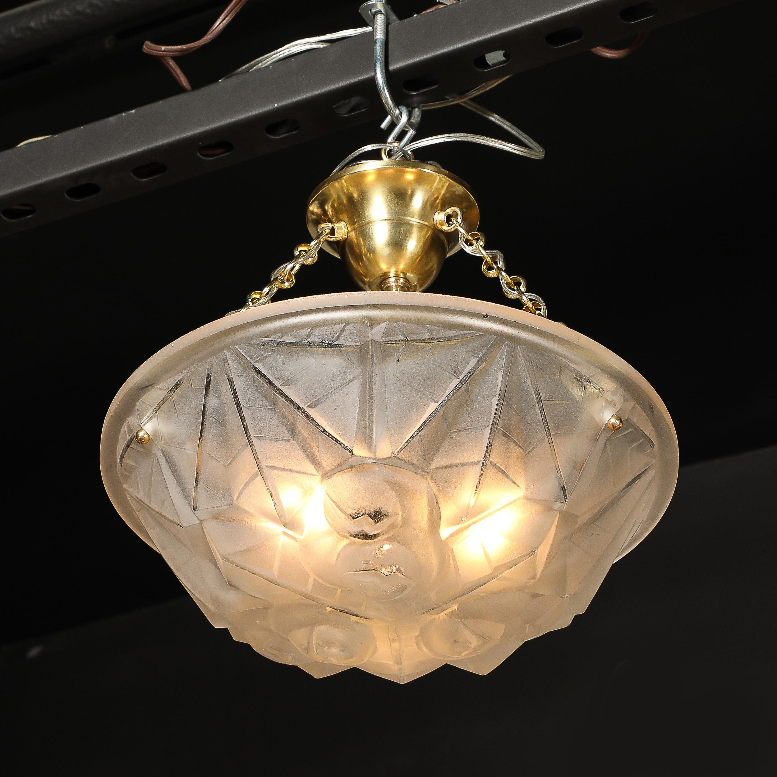 Lampadario a sospensione in vetro smerigliato Art Deco con accessori in ottone firmato Degué in vendita 13