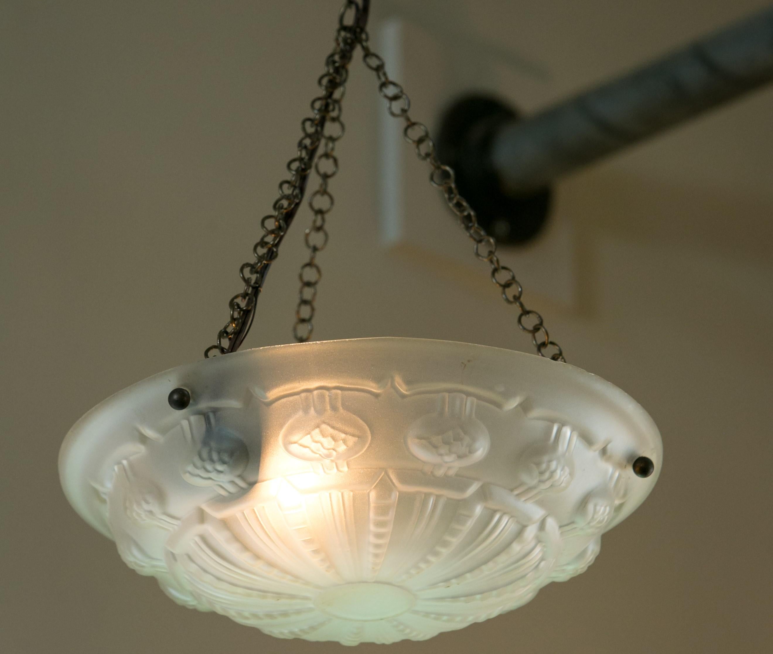 Art Deco Frosted Glass Pendant In Excellent Condition For Sale In Houston, TX