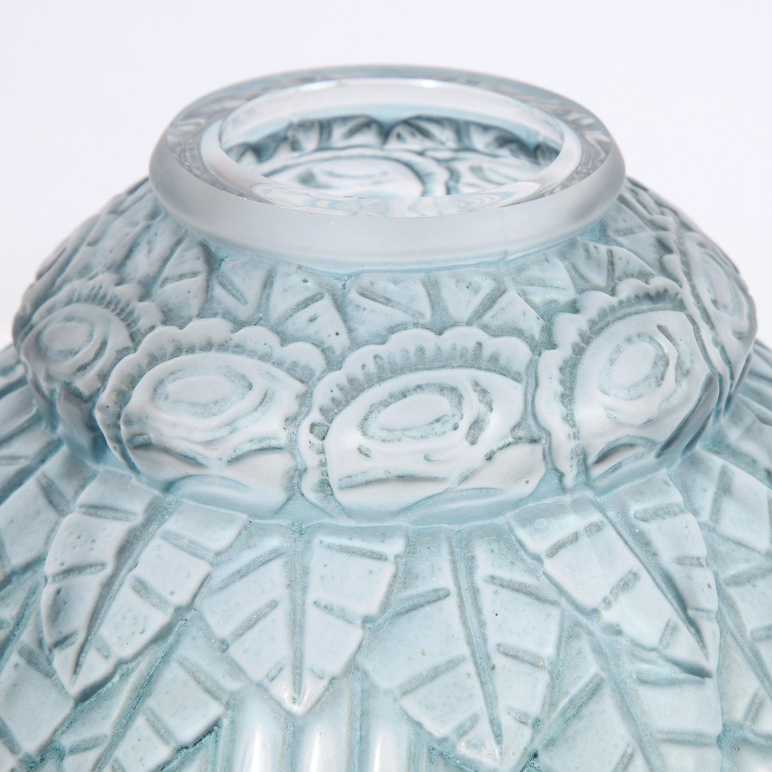 Vase en verre dépoli Art Déco avec motifs floraux et bandes par Andre Hunebelle 3