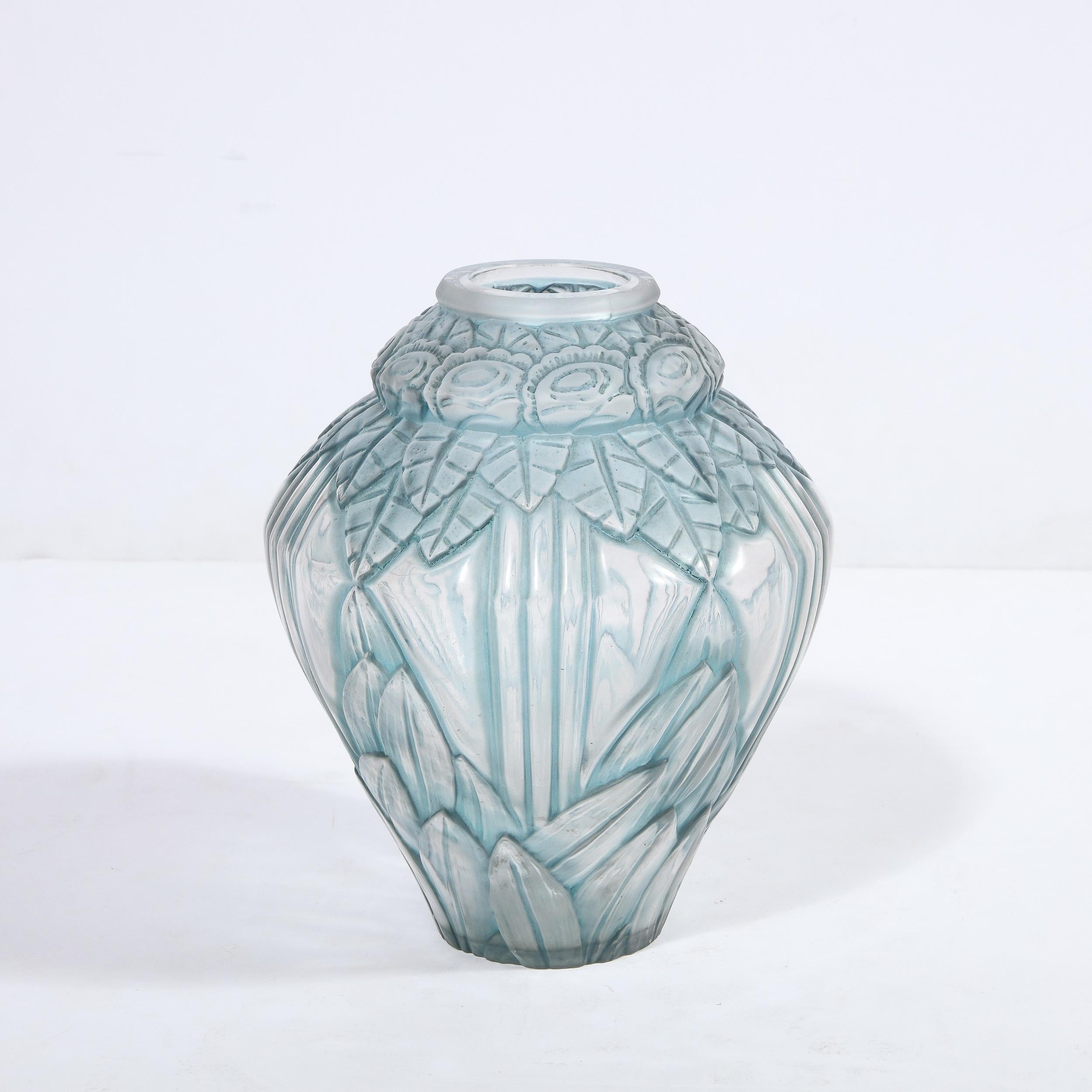 Vase en verre dépoli Art Déco avec motifs floraux et bandes par Andre Hunebelle 2