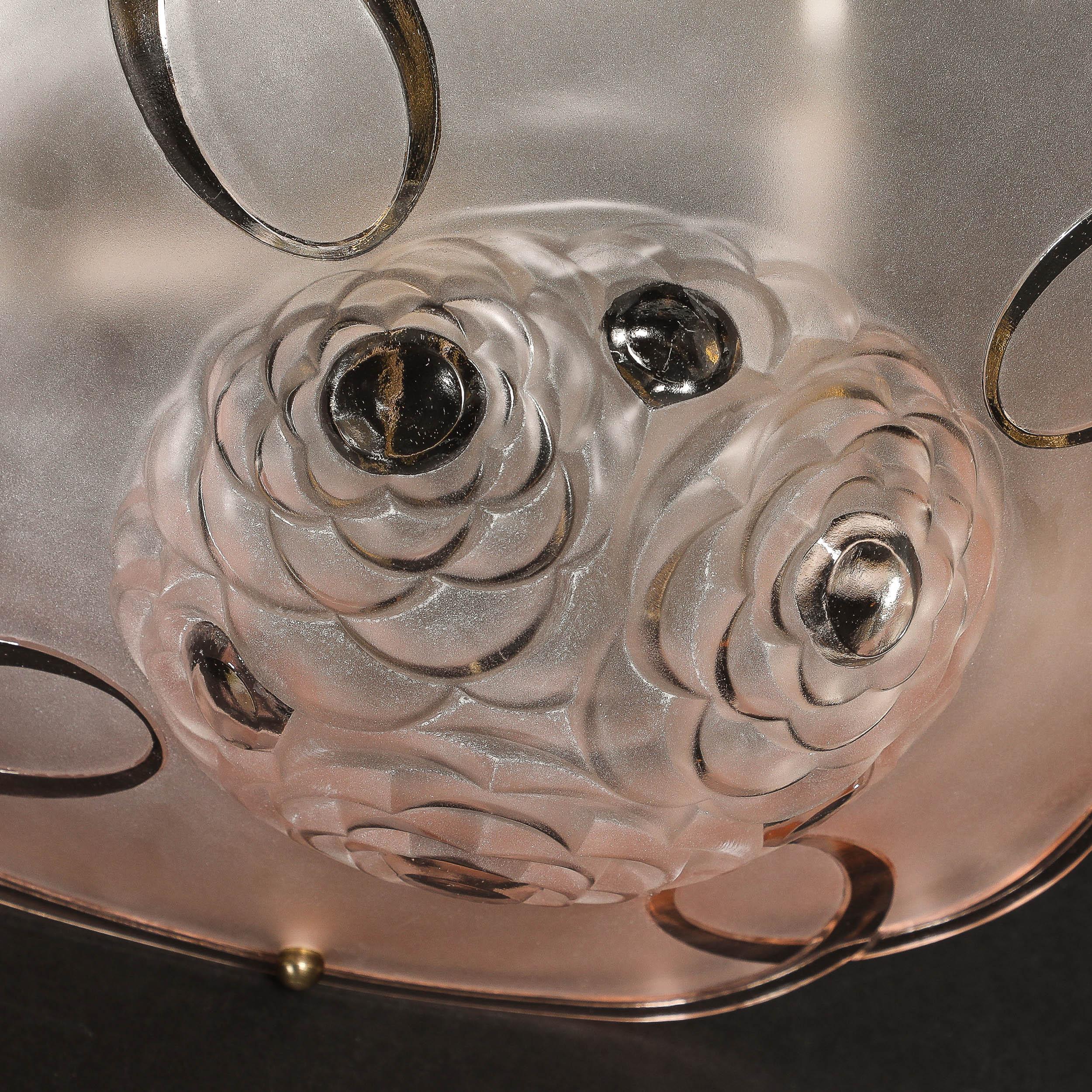 Milieu du XXe siècle Lustre Art Déco dépoli à motif floral cubiste stylisé rose signé Degue en vente