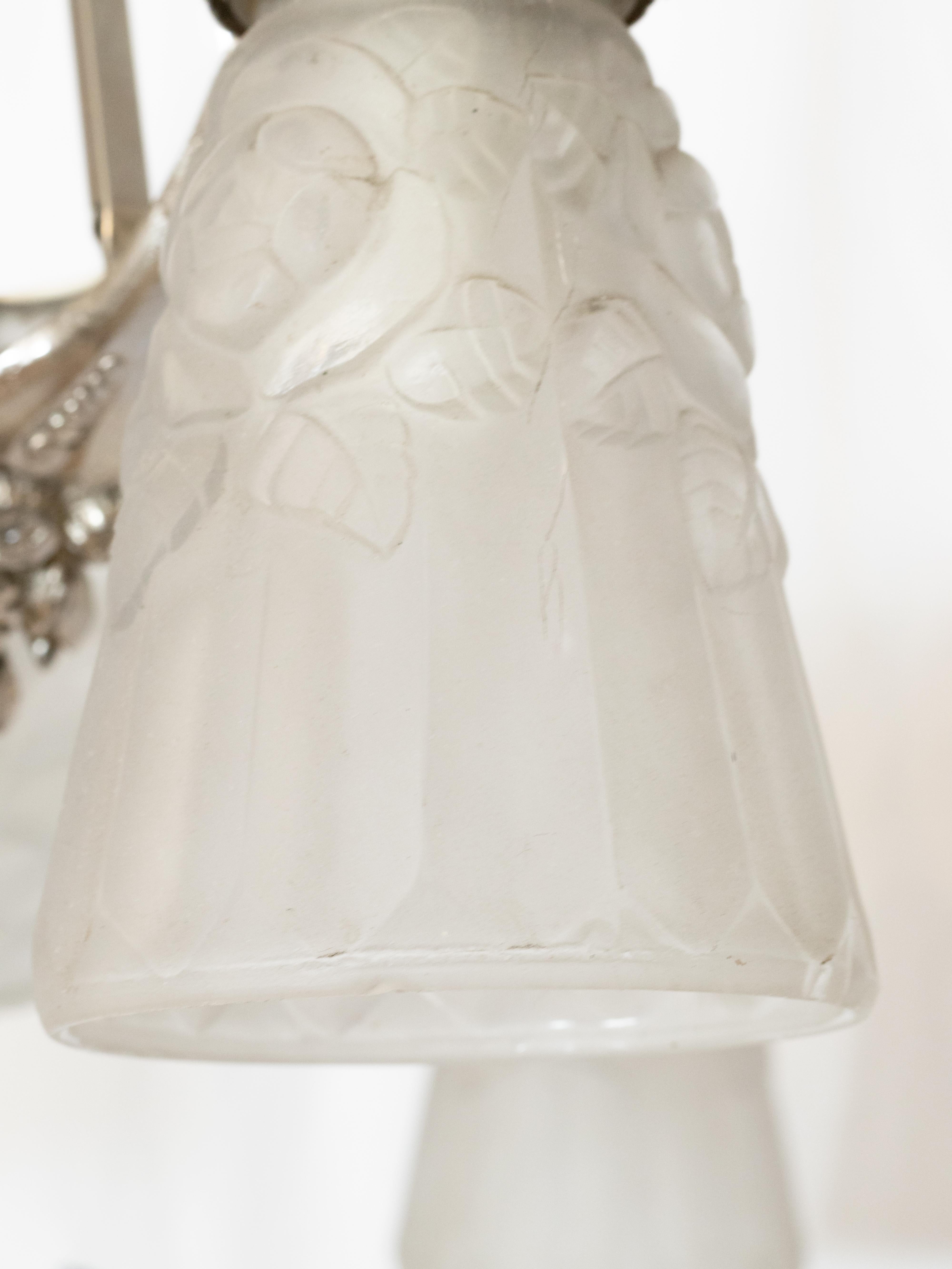 Lustre à trois lumières en verre dépoli Art déco par David Guéron, 20e siècle en vente 6