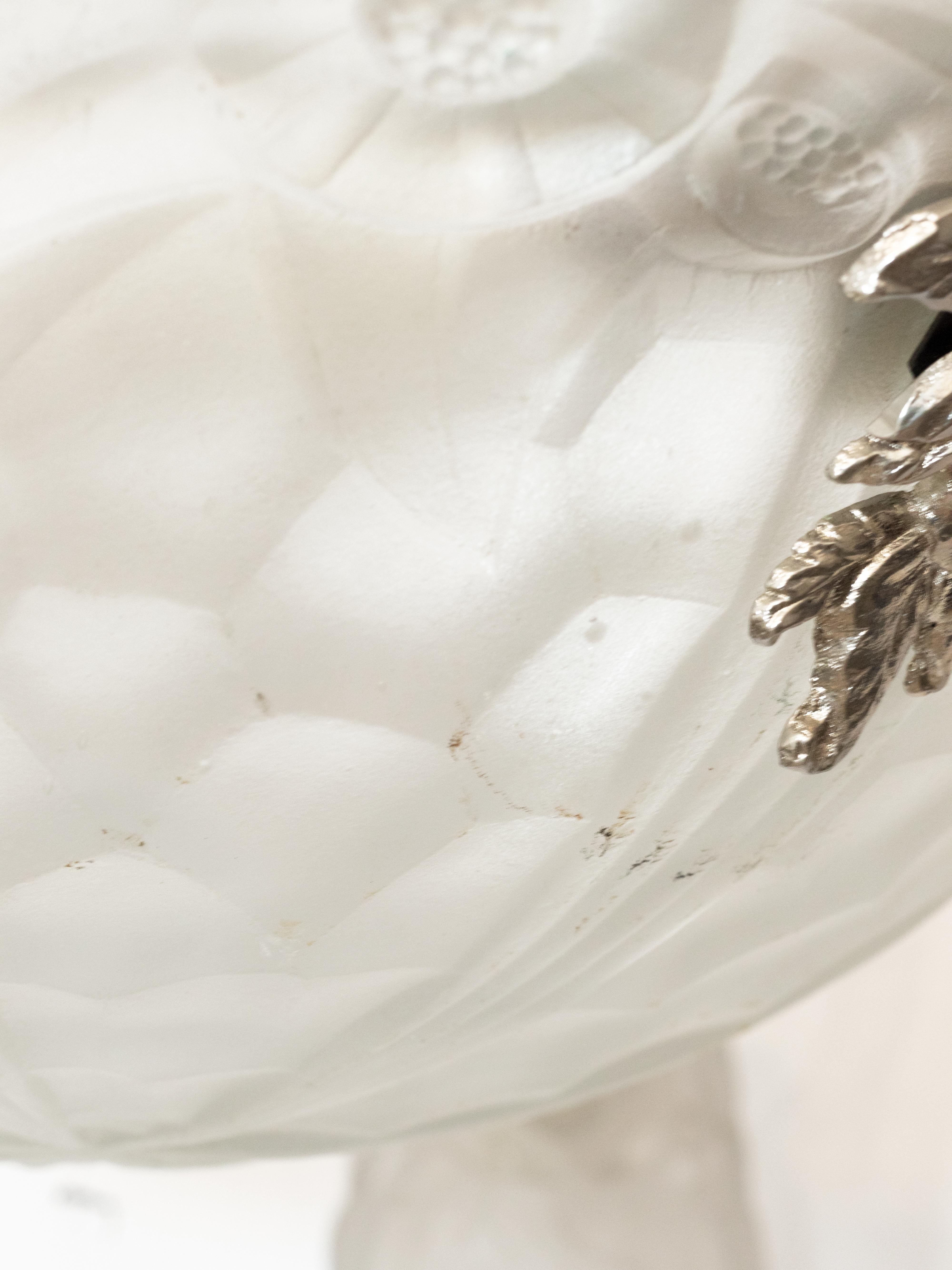 Lustre à trois lumières en verre dépoli Art déco par David Guéron, 20e siècle en vente 7