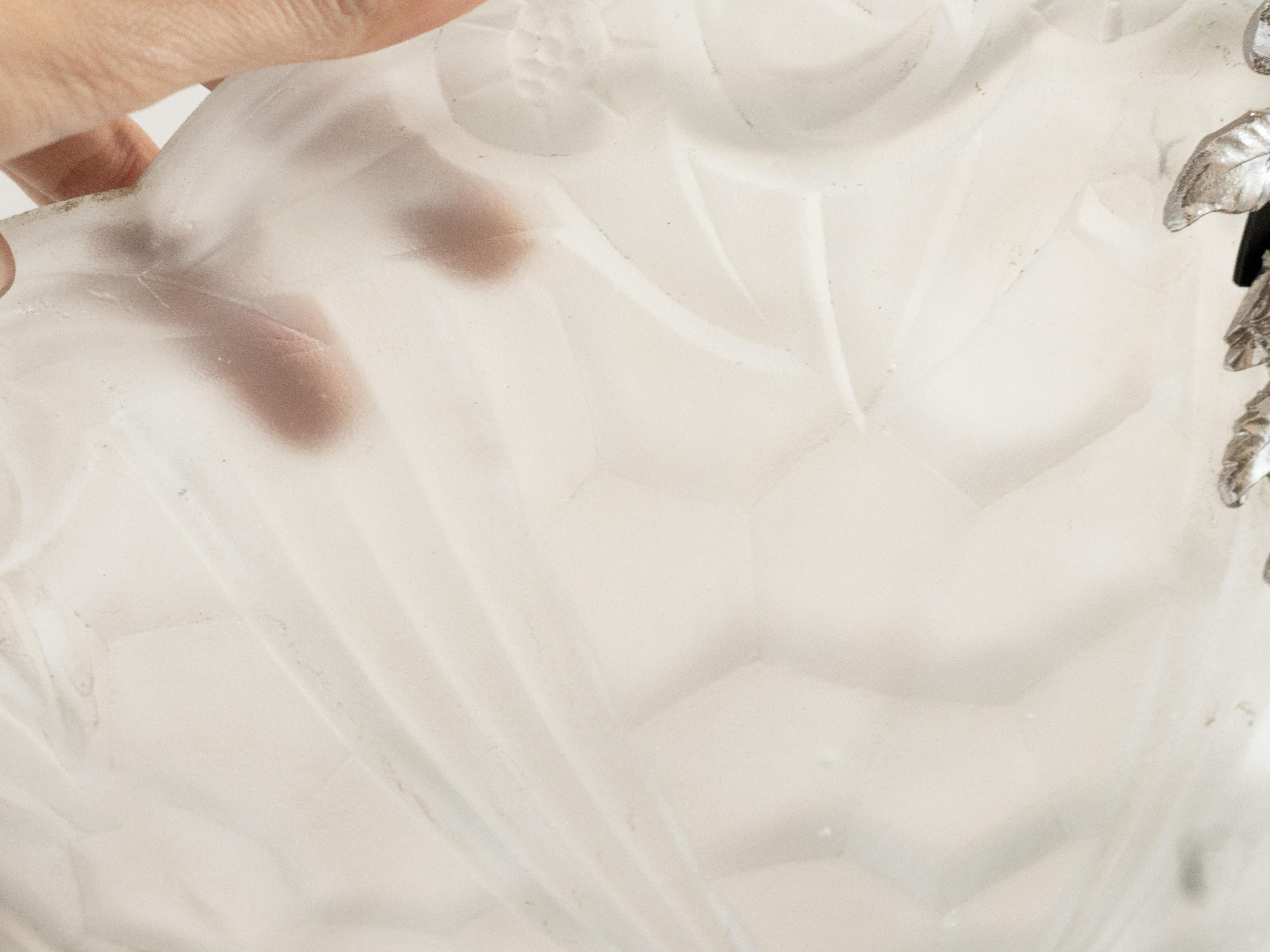 Lustre à trois lumières en verre dépoli Art déco par David Guéron, 20e siècle en vente 10